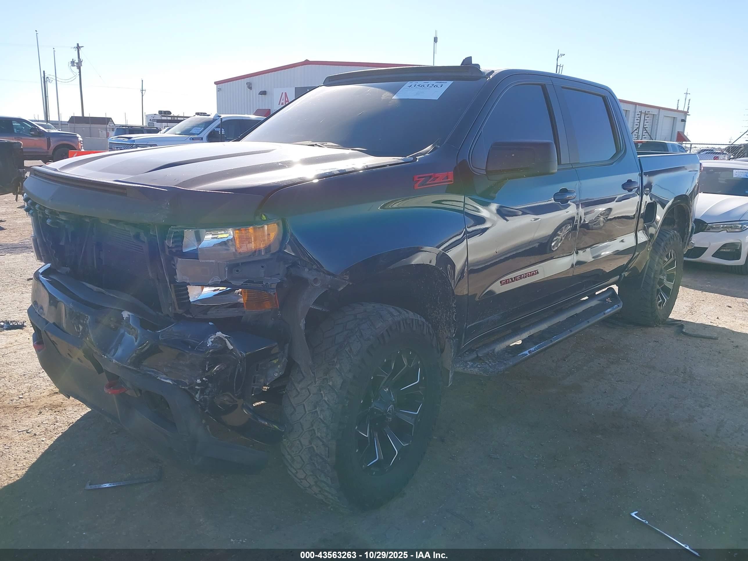 CHEVROLET SILVERADO image 2