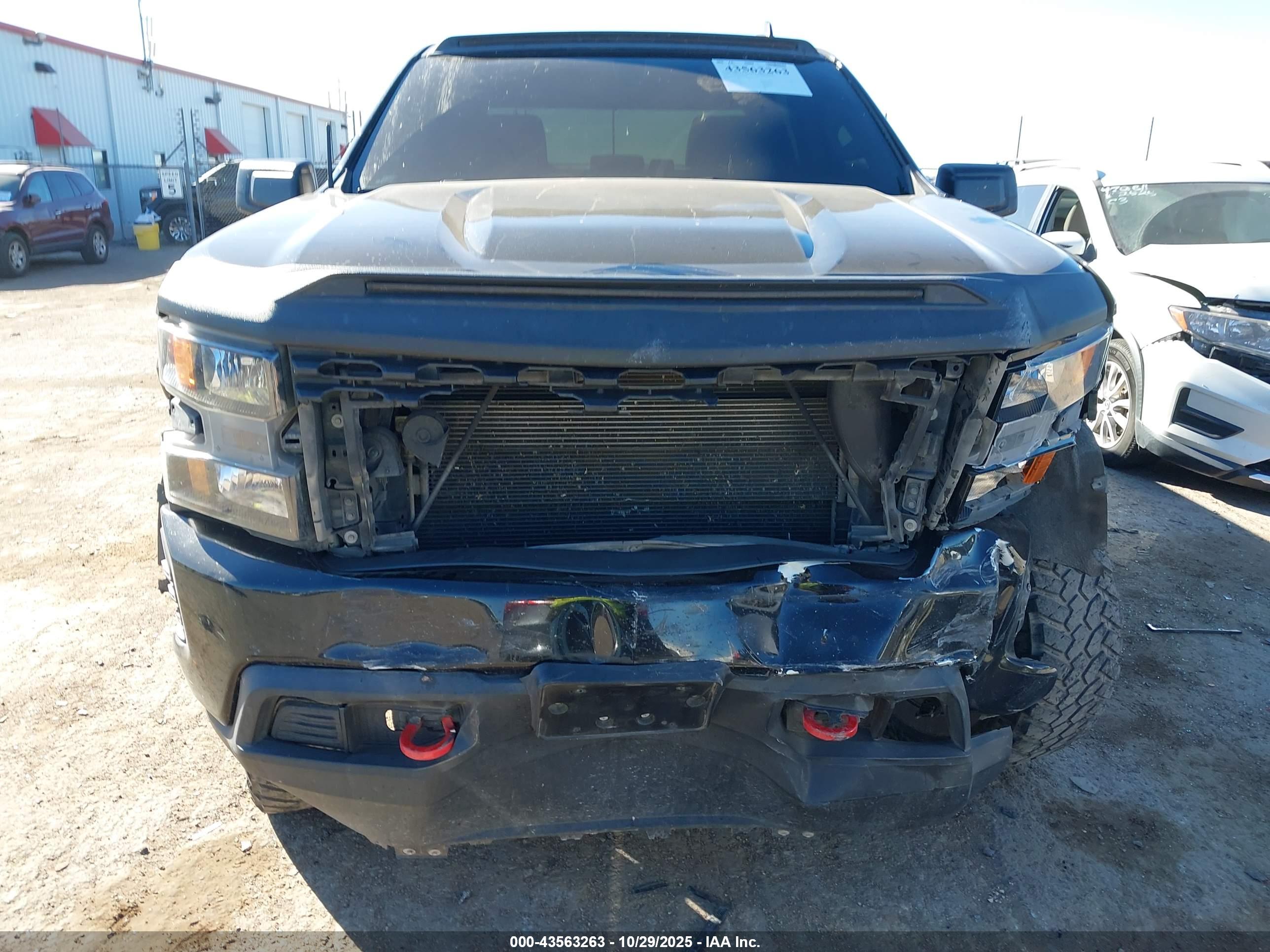 CHEVROLET SILVERADO image 6