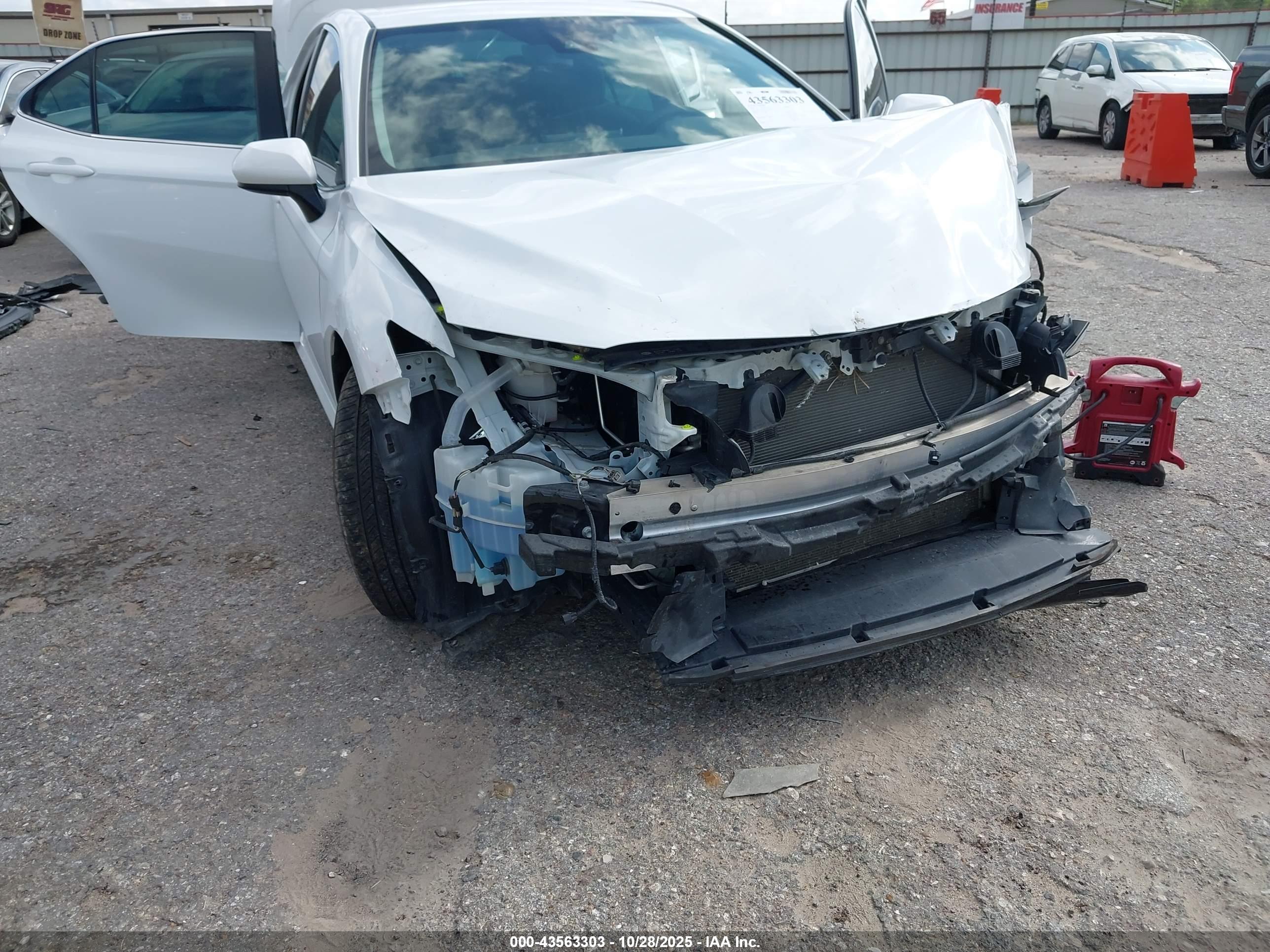 TOYOTA CAMRY image 6
