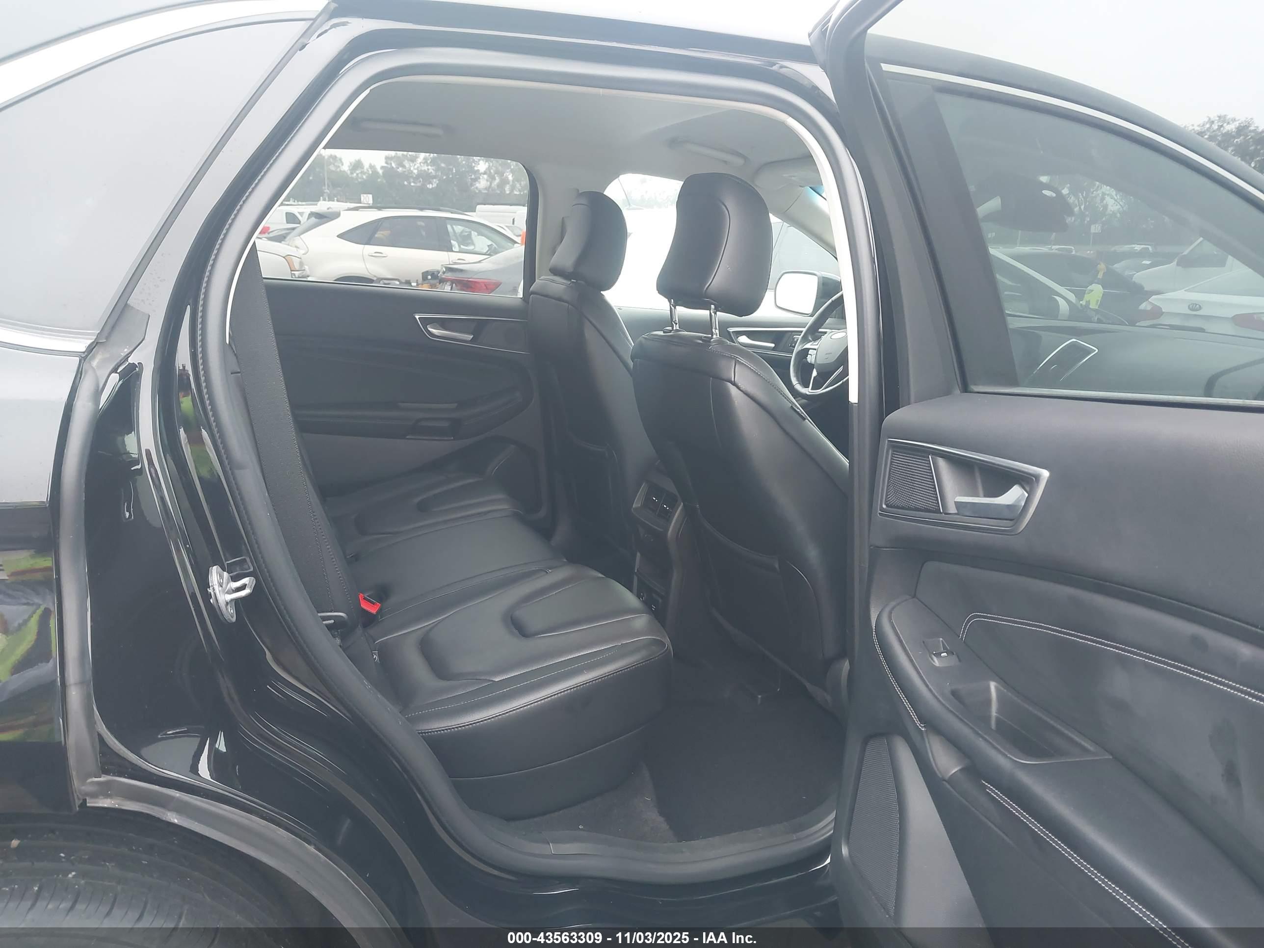 FORD EDGE image 8