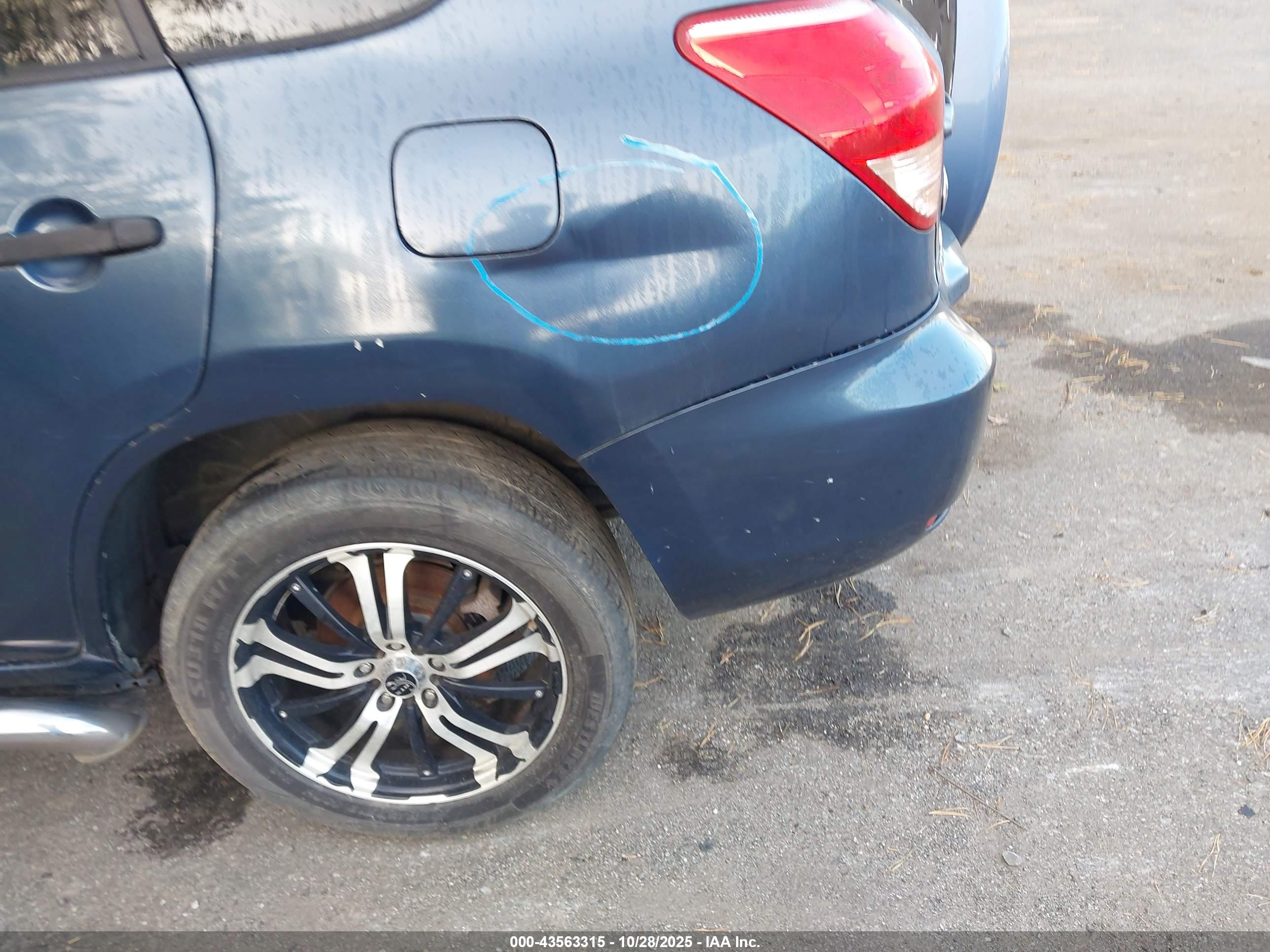TOYOTA RAV4 image 6