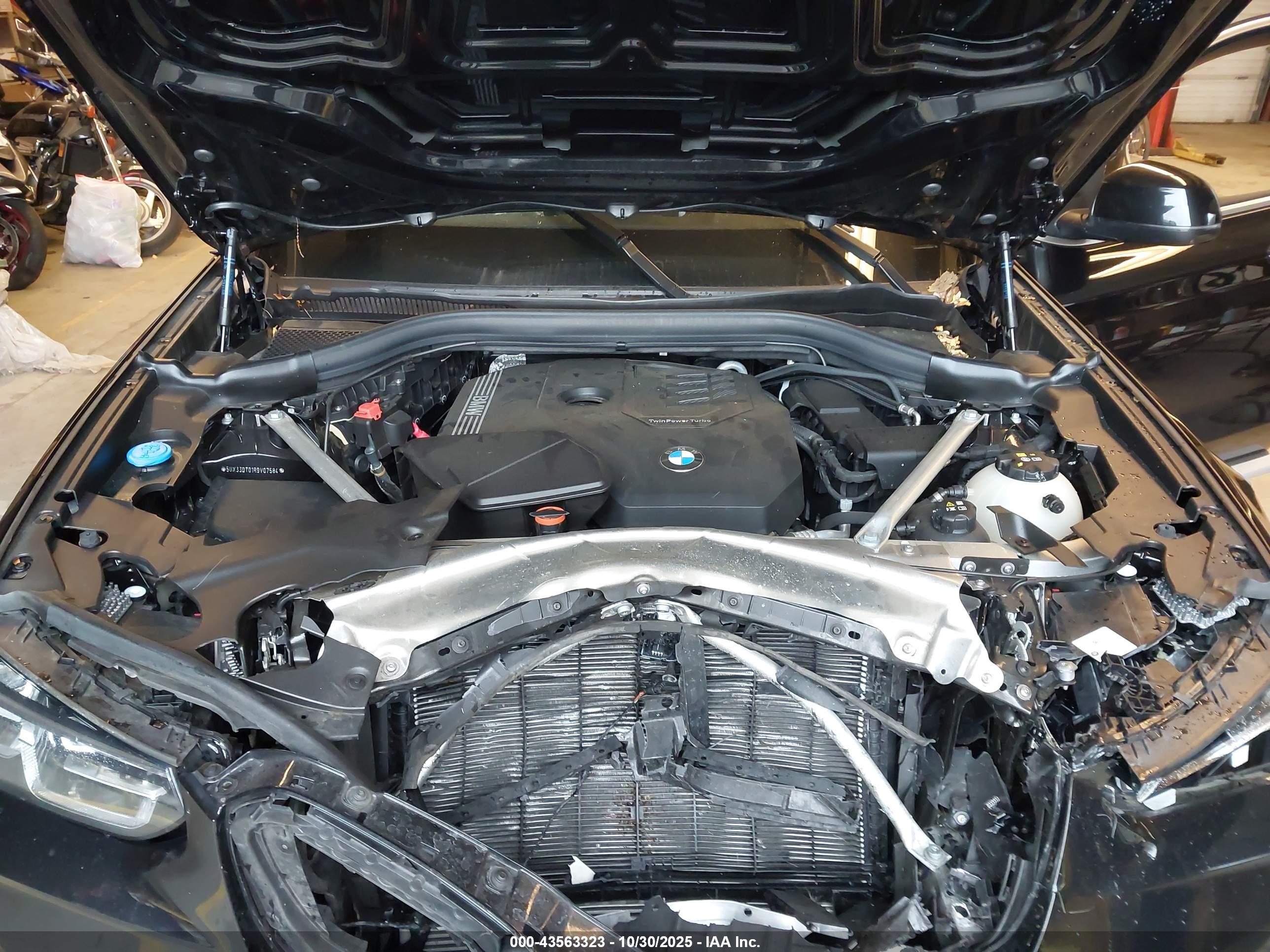 BMW X4 image 10