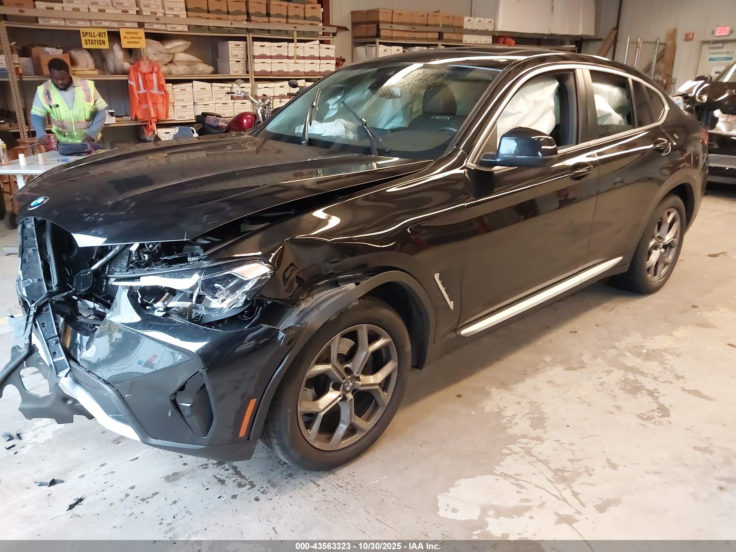 BMW X4 image 2
