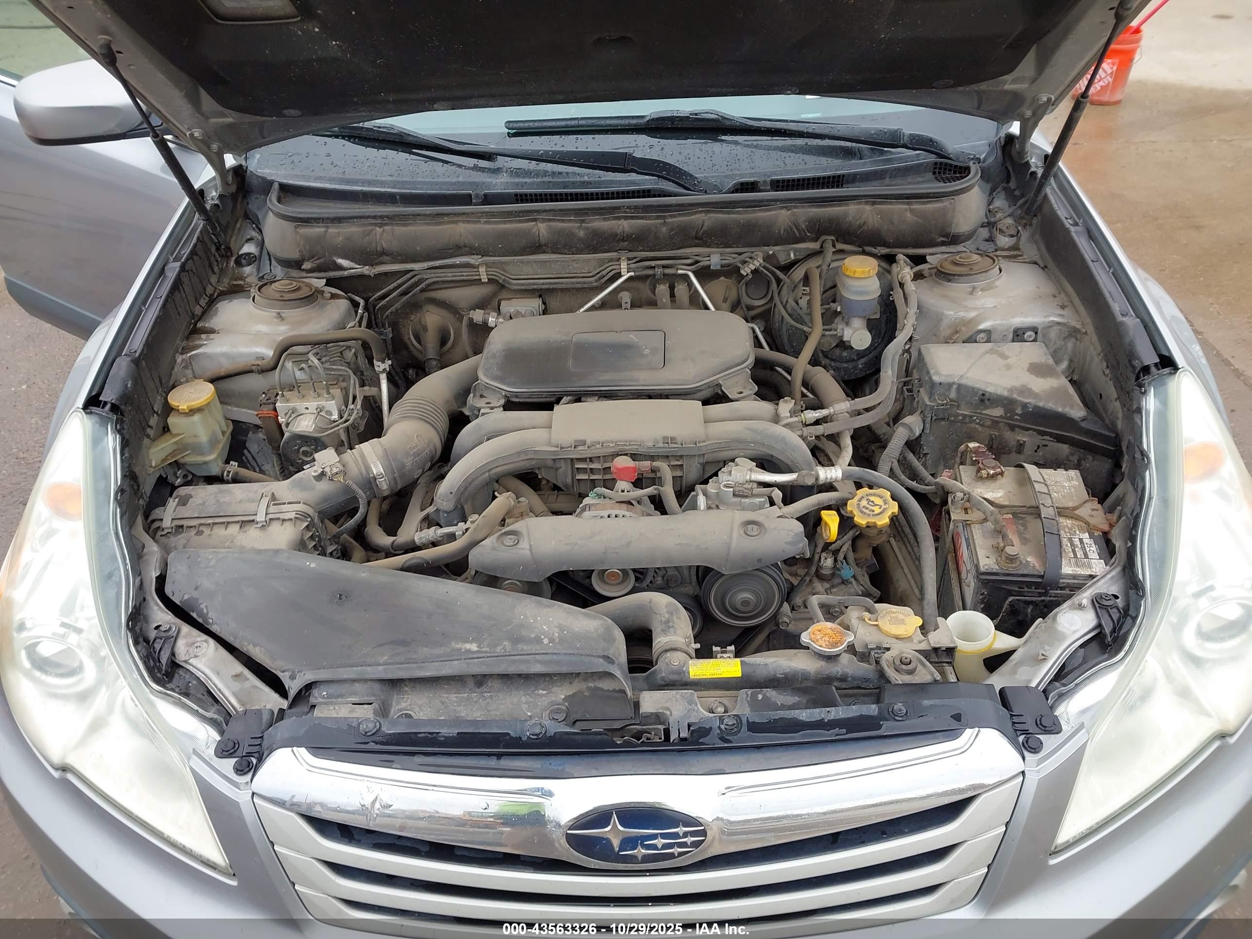 SUBARU OUTBACK image 10