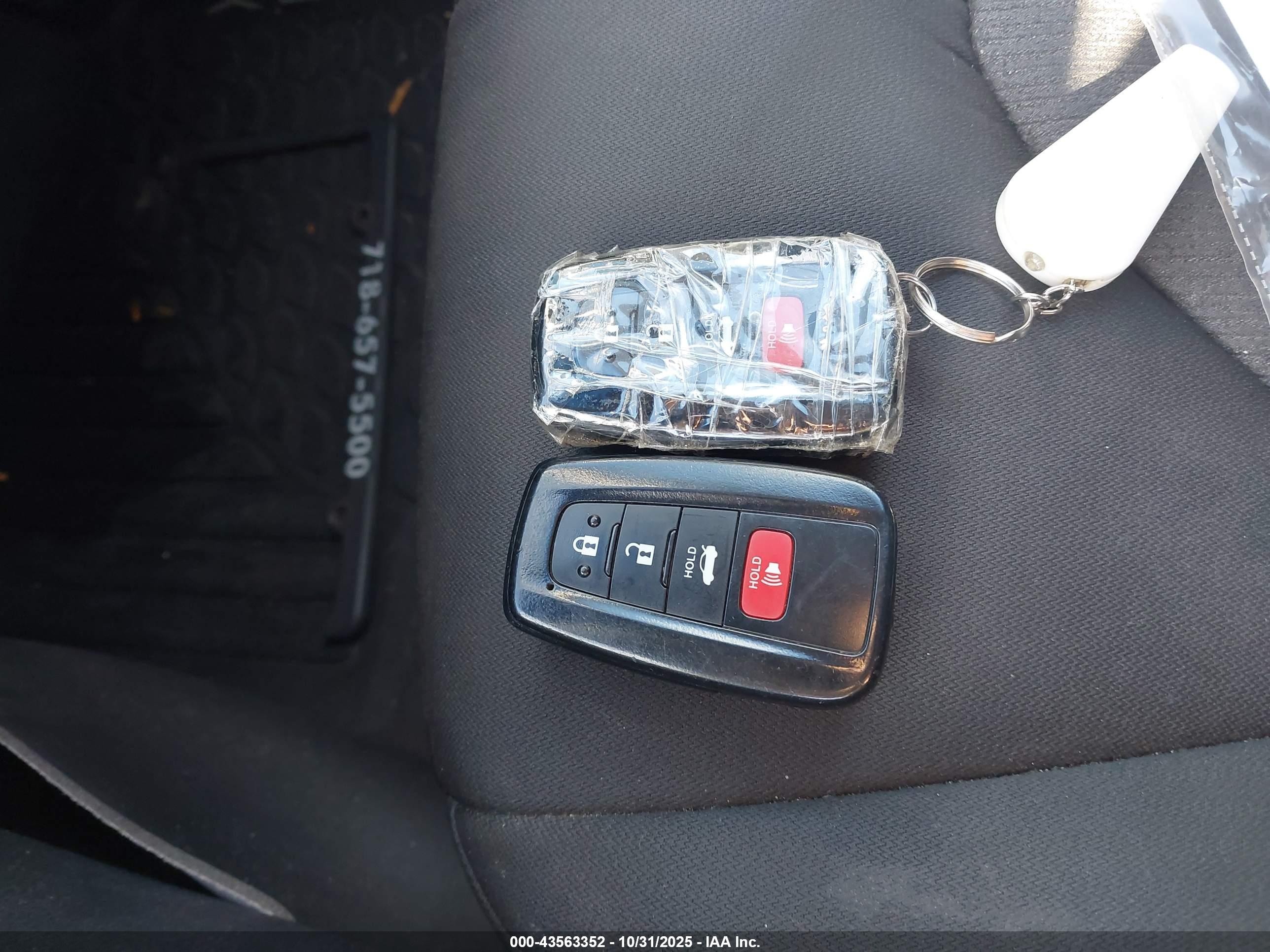 TOYOTA CAMRY image 11