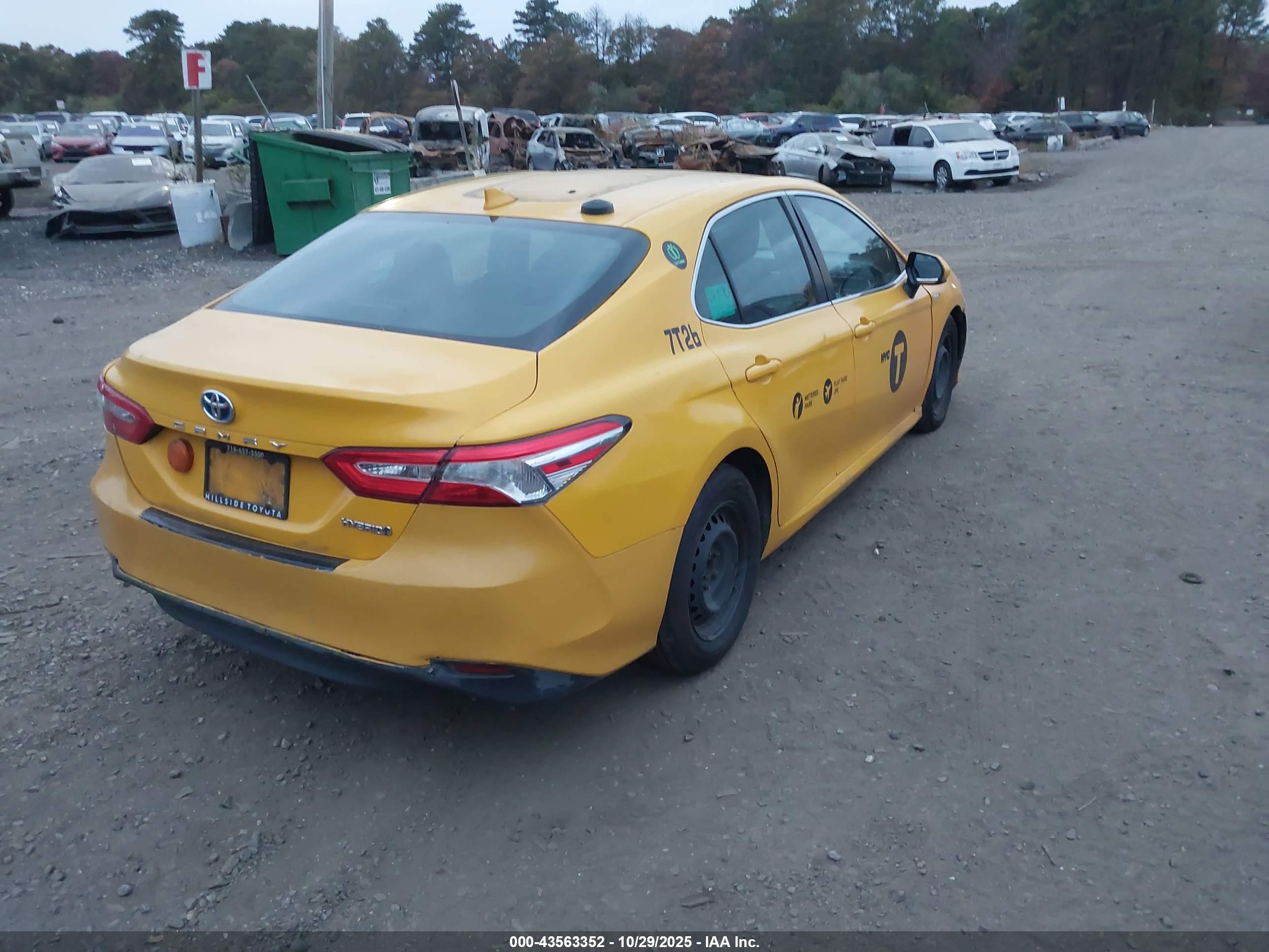 TOYOTA CAMRY image 4