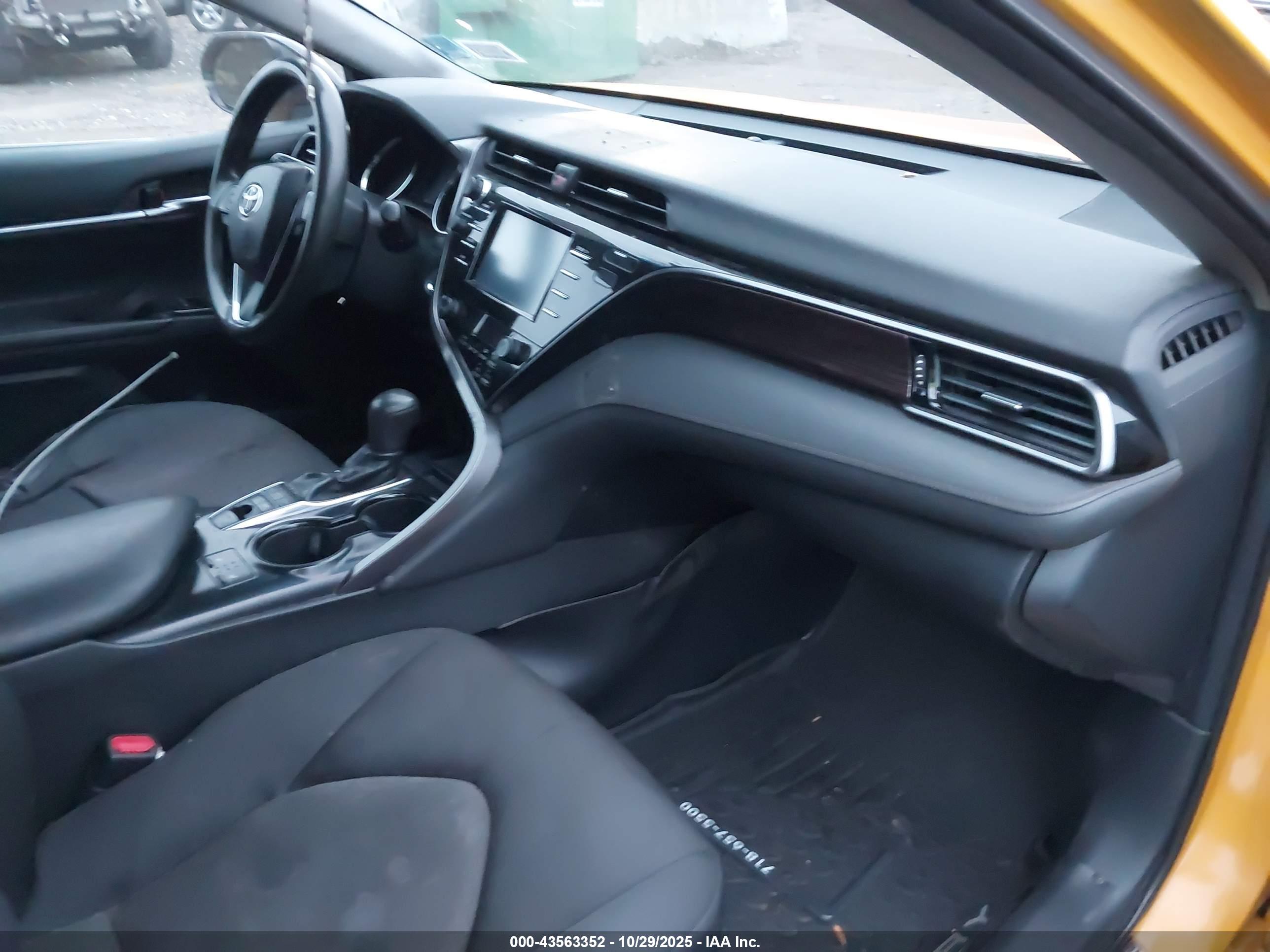 TOYOTA CAMRY image 5
