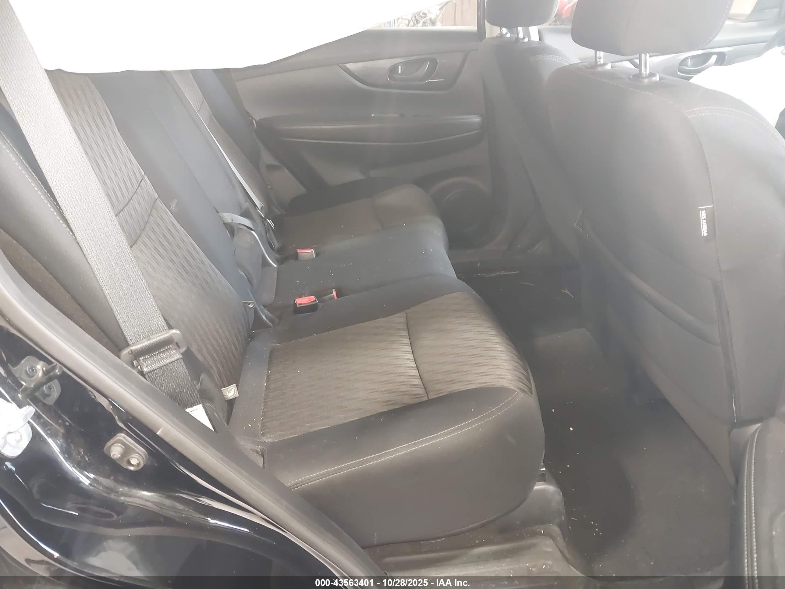 NISSAN ROGUE image 8