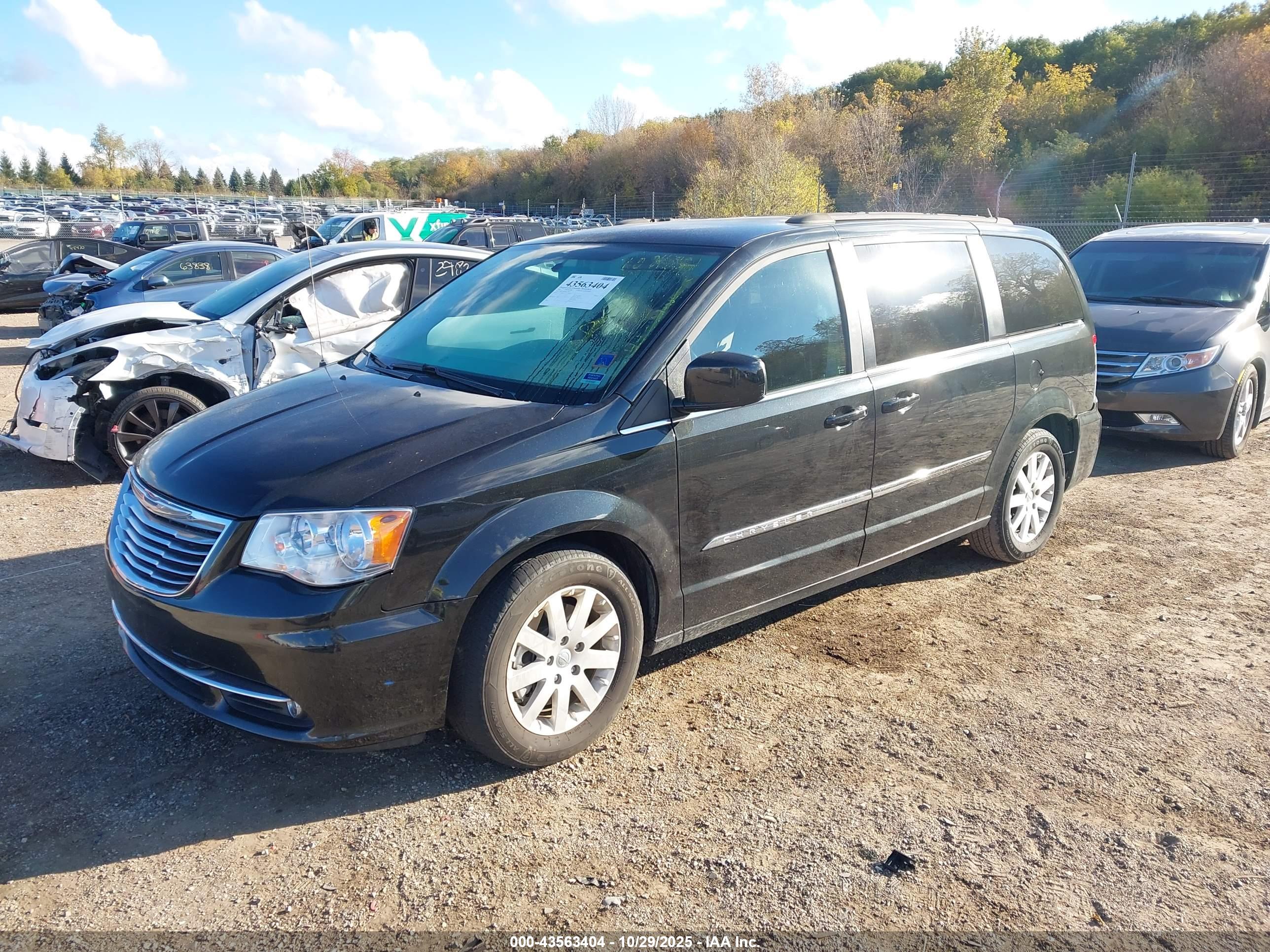 CHRYSLER TOWN image 2