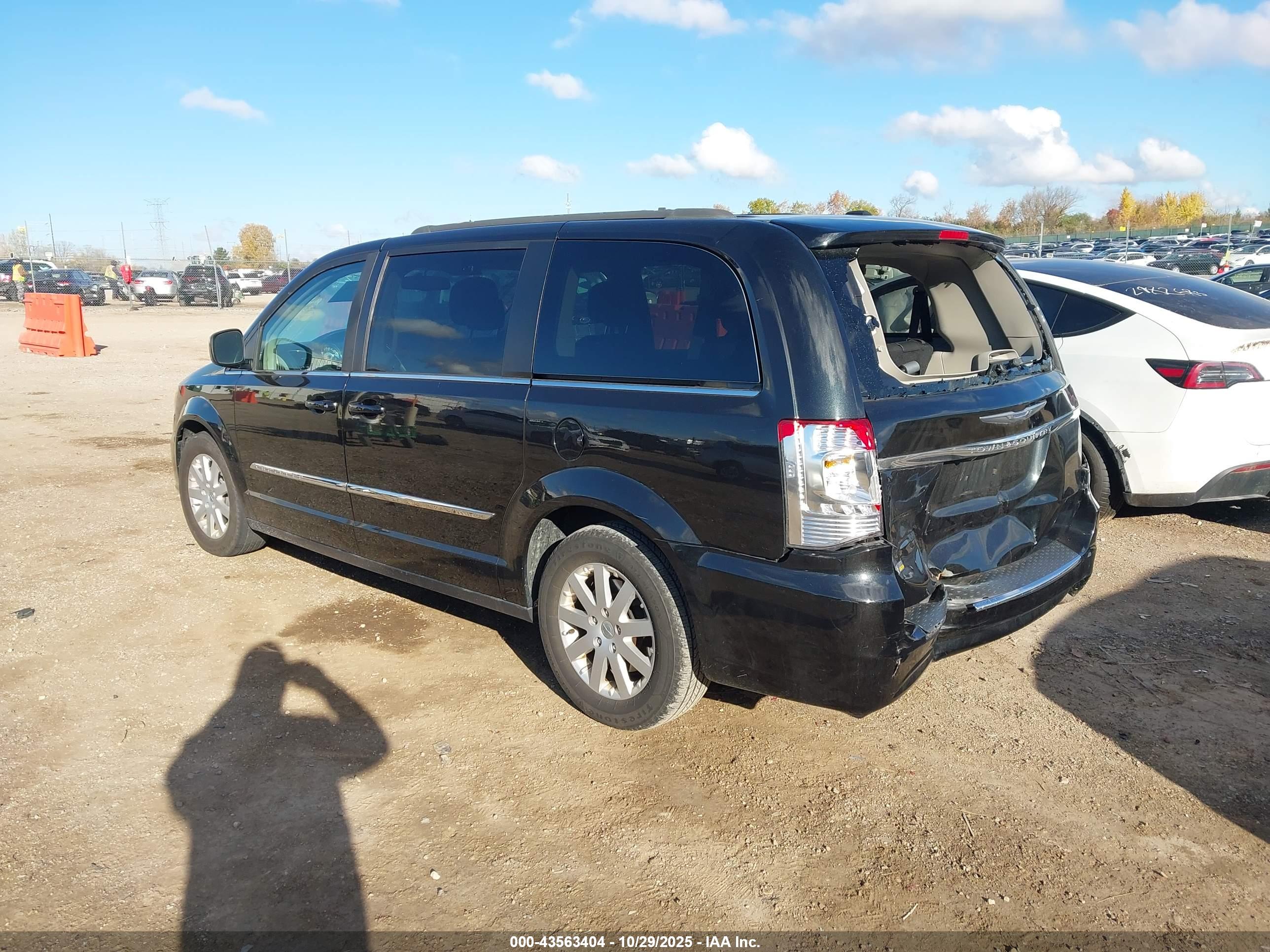 CHRYSLER TOWN image 3