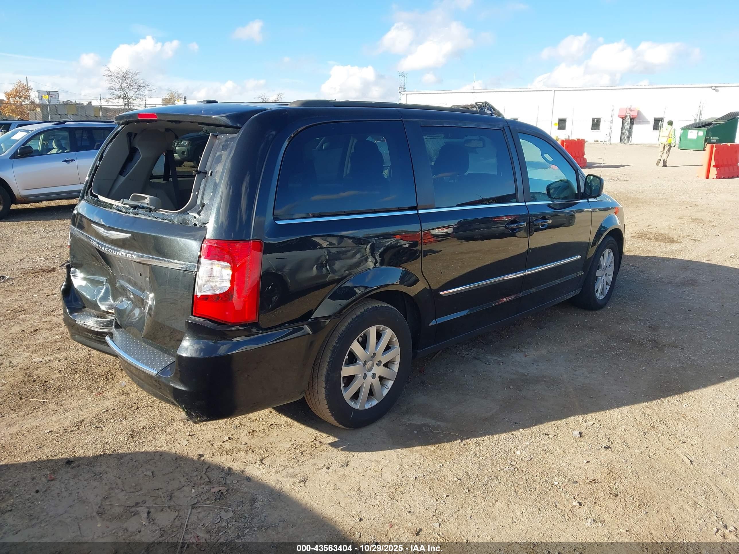CHRYSLER TOWN image 4