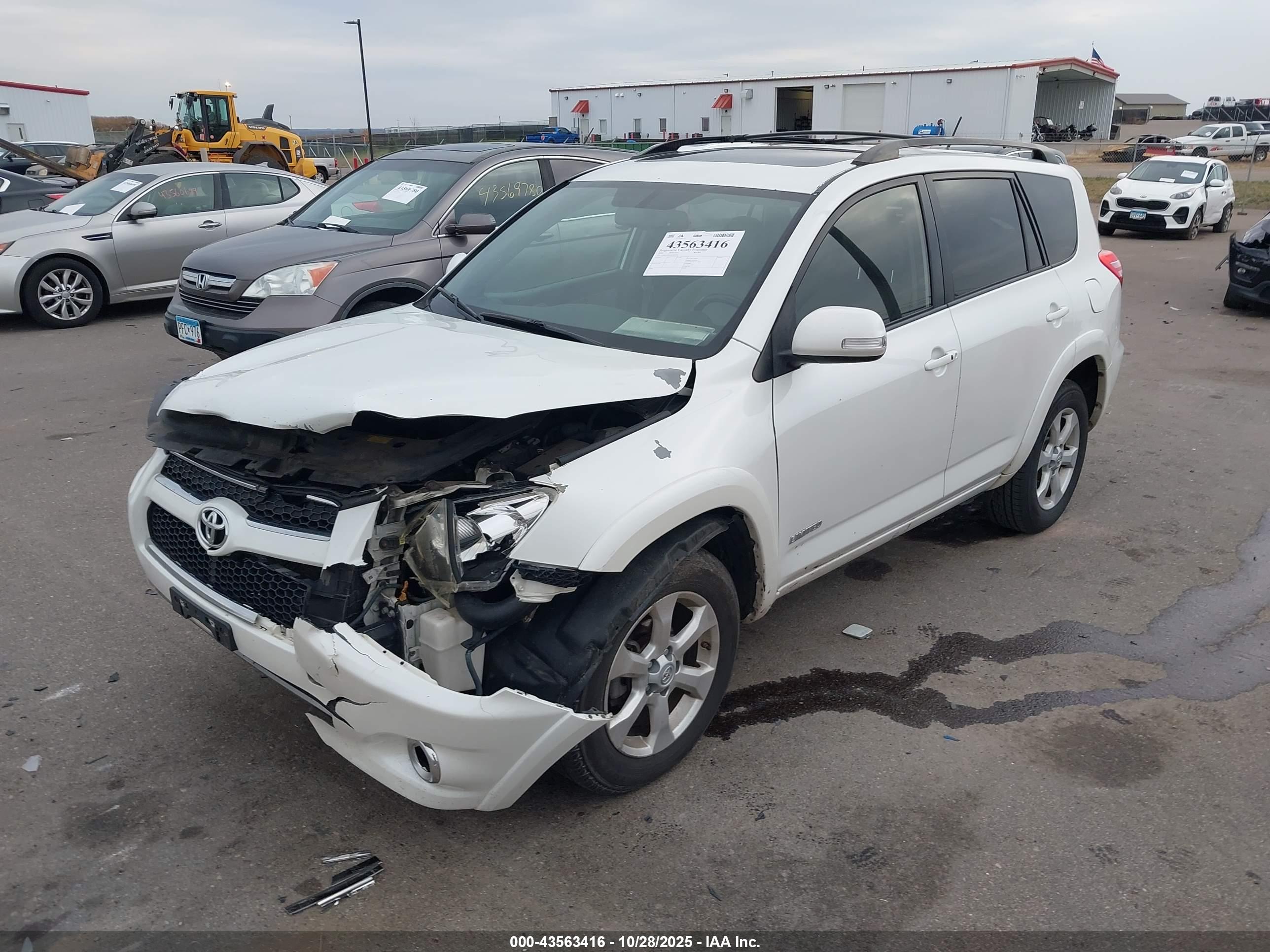 TOYOTA RAV4 image 2