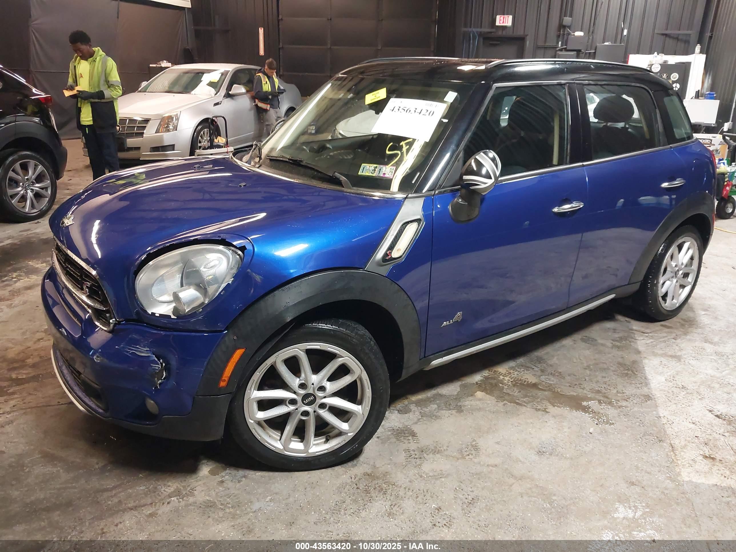 MINI COUNTRYMAN image 2