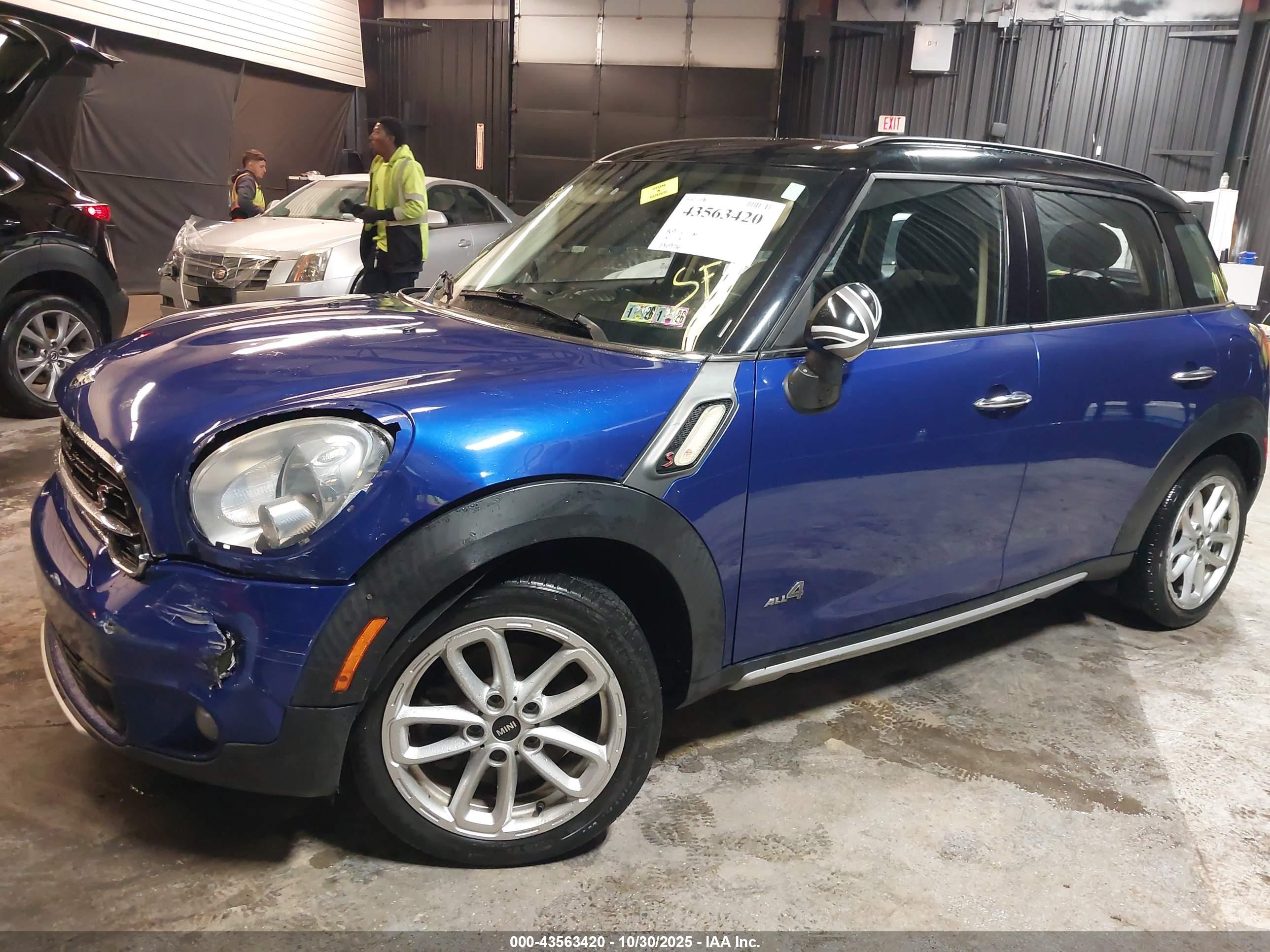 MINI COUNTRYMAN image 6