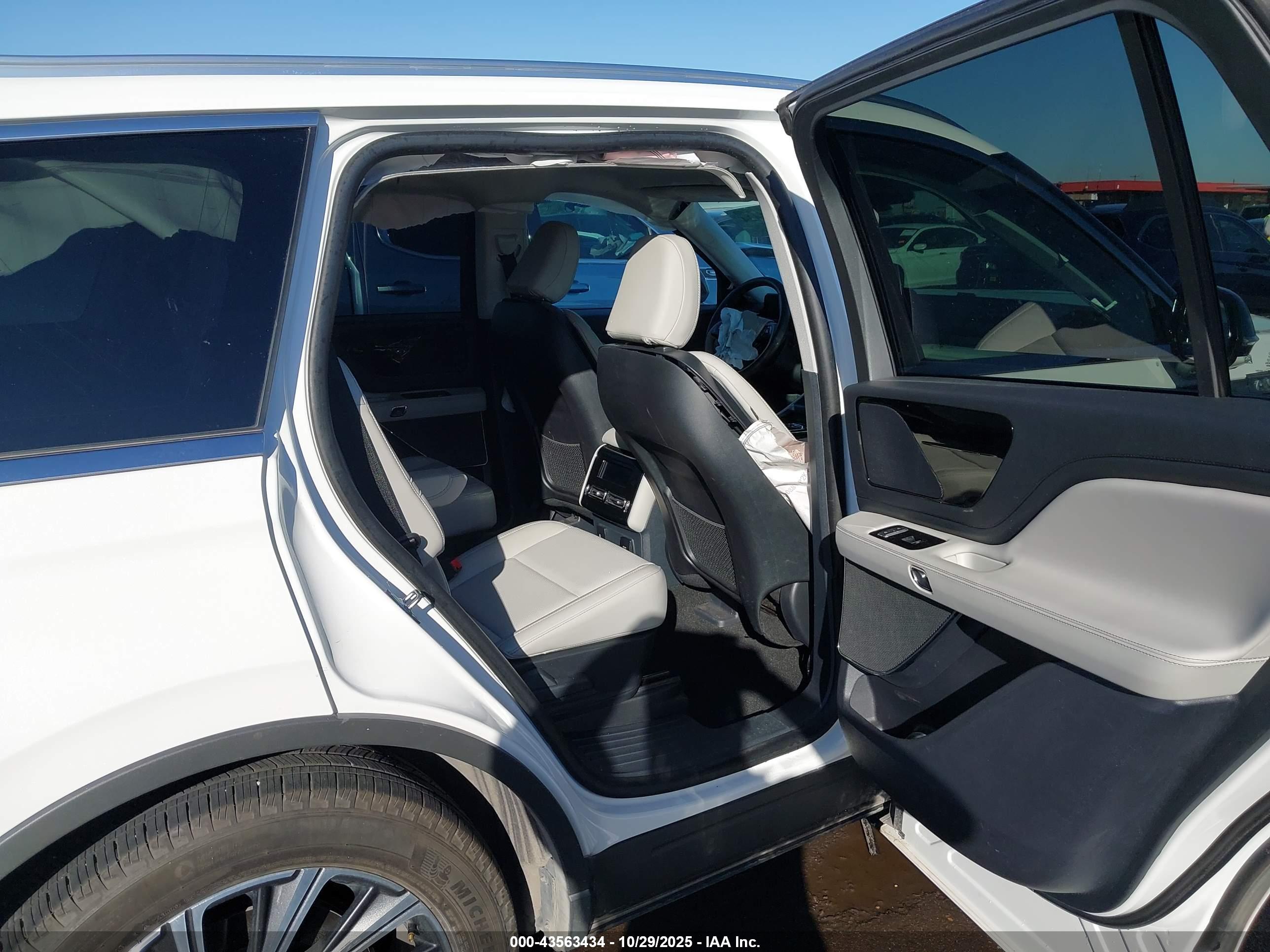 LINCOLN AVIATOR image 8