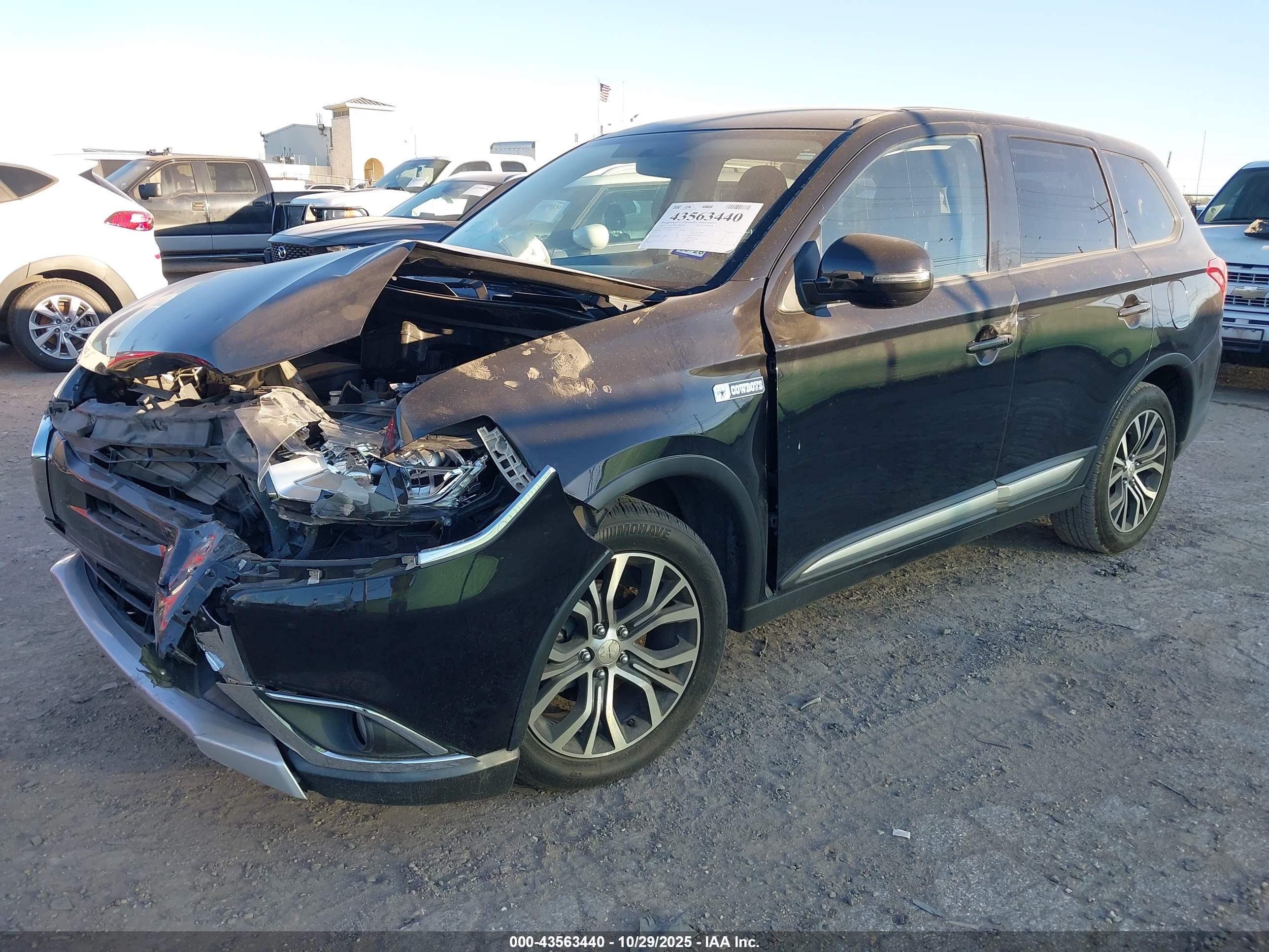 MITSUBISHI OUTLANDER image 2