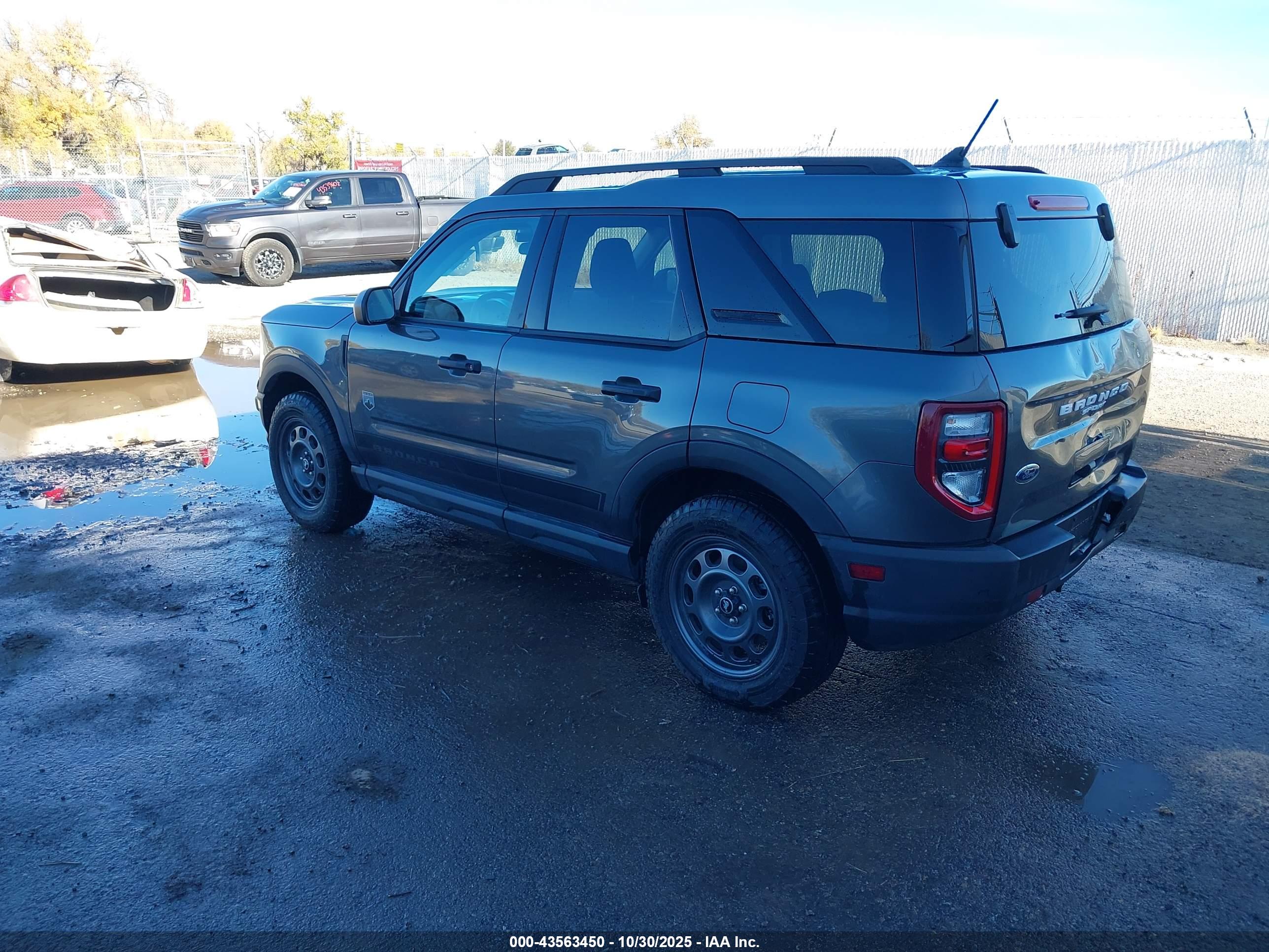 FORD BRONCO image 3