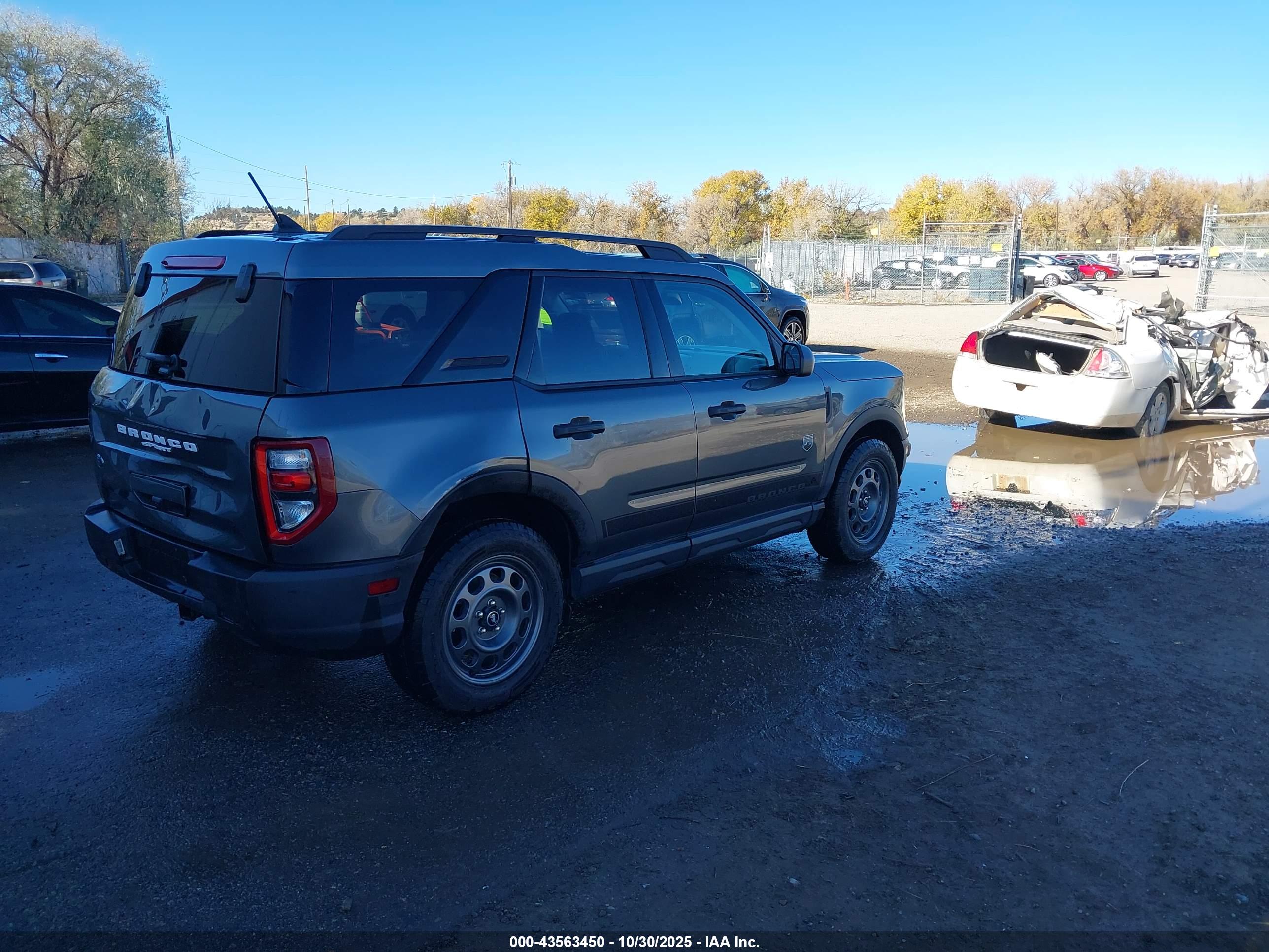 FORD BRONCO image 4