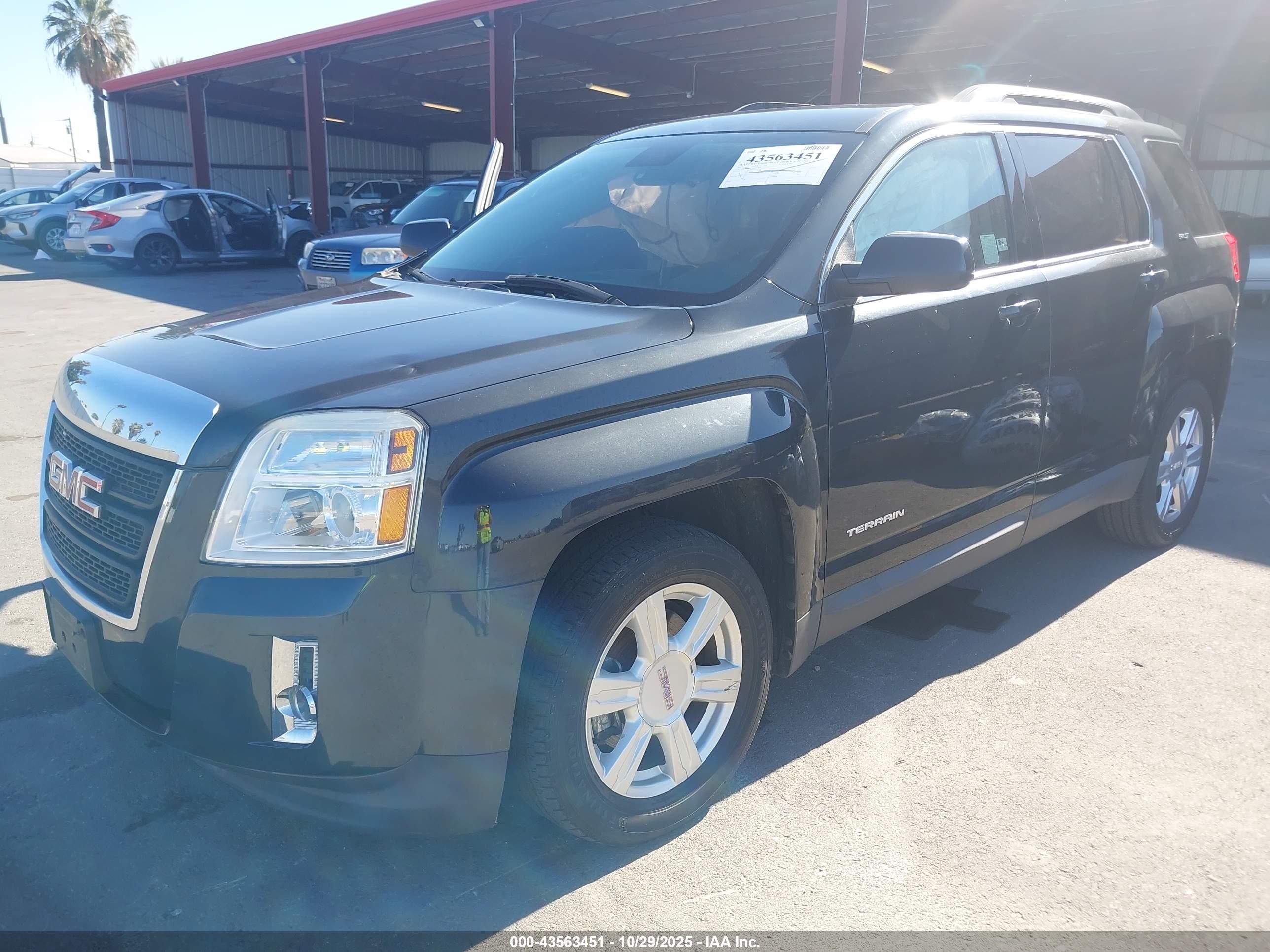 GMC TERRAIN image 2