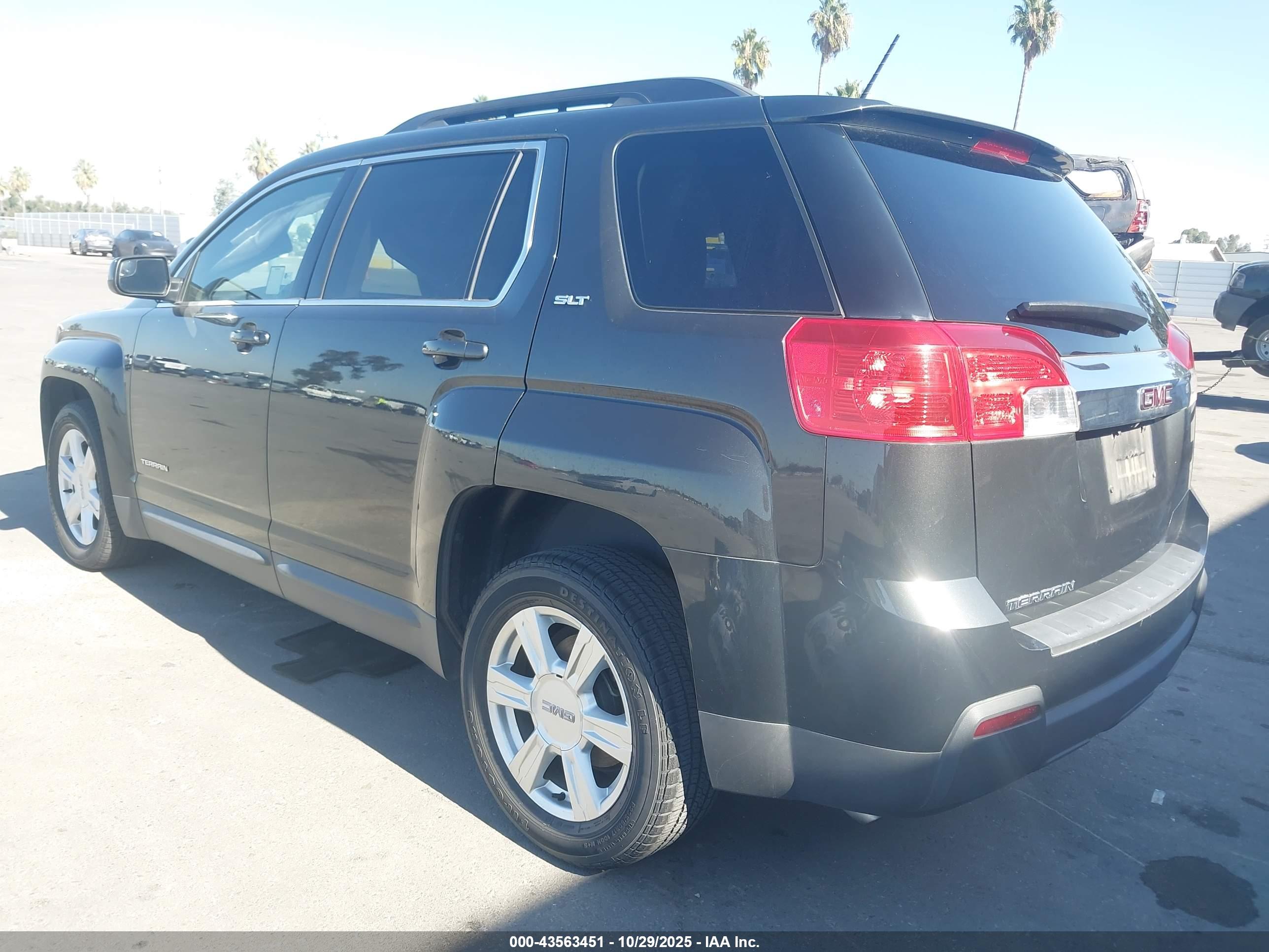 GMC TERRAIN image 3