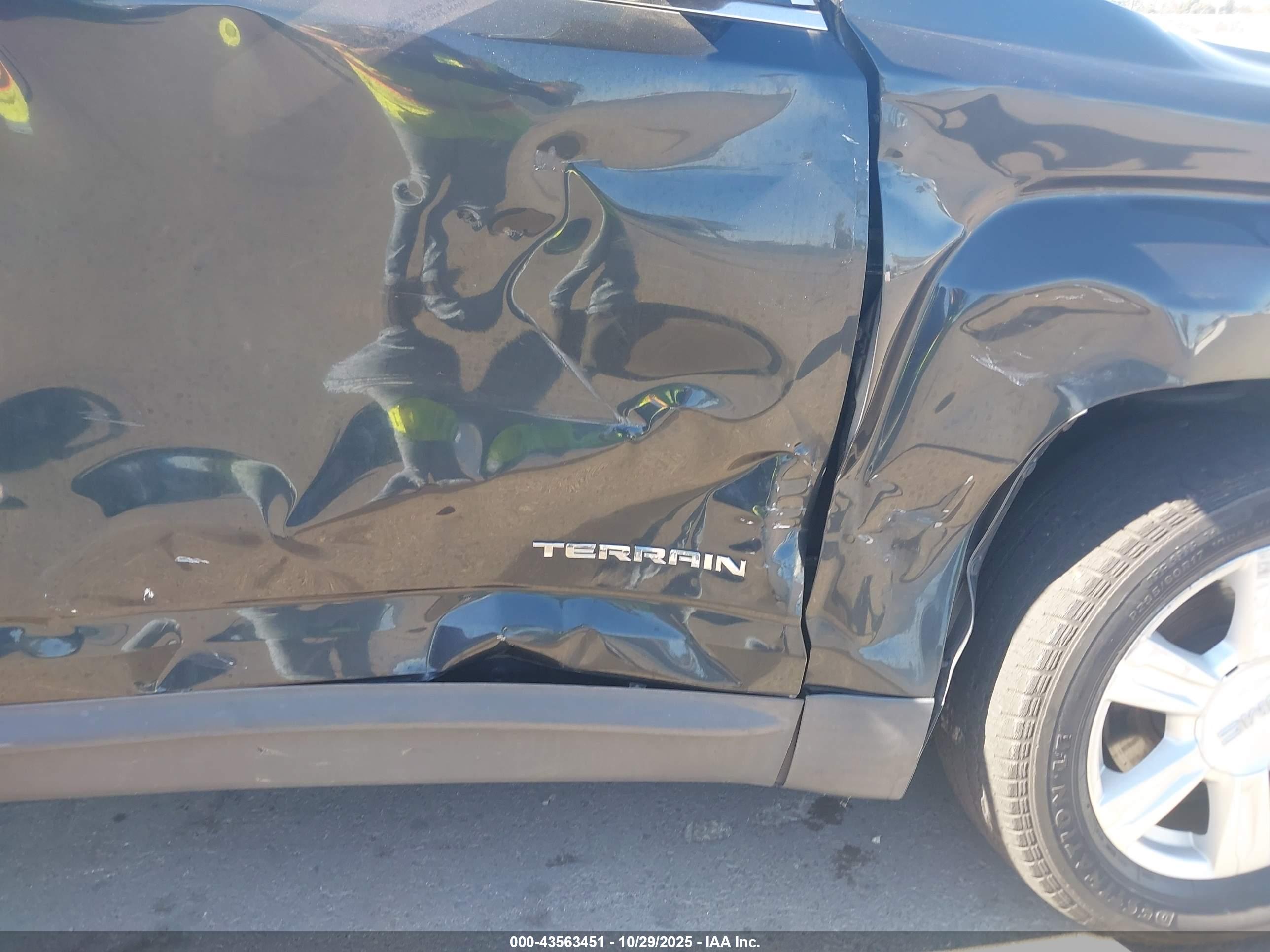 GMC TERRAIN image 6