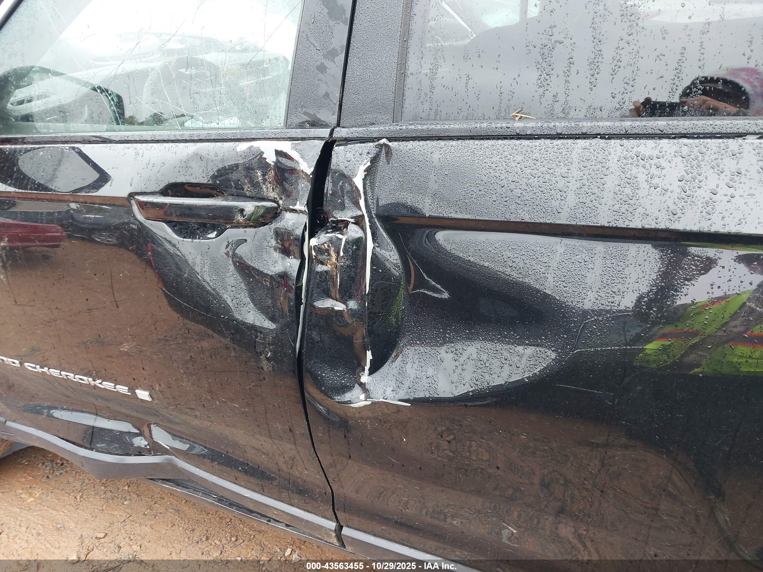 JEEP GRAND image 6