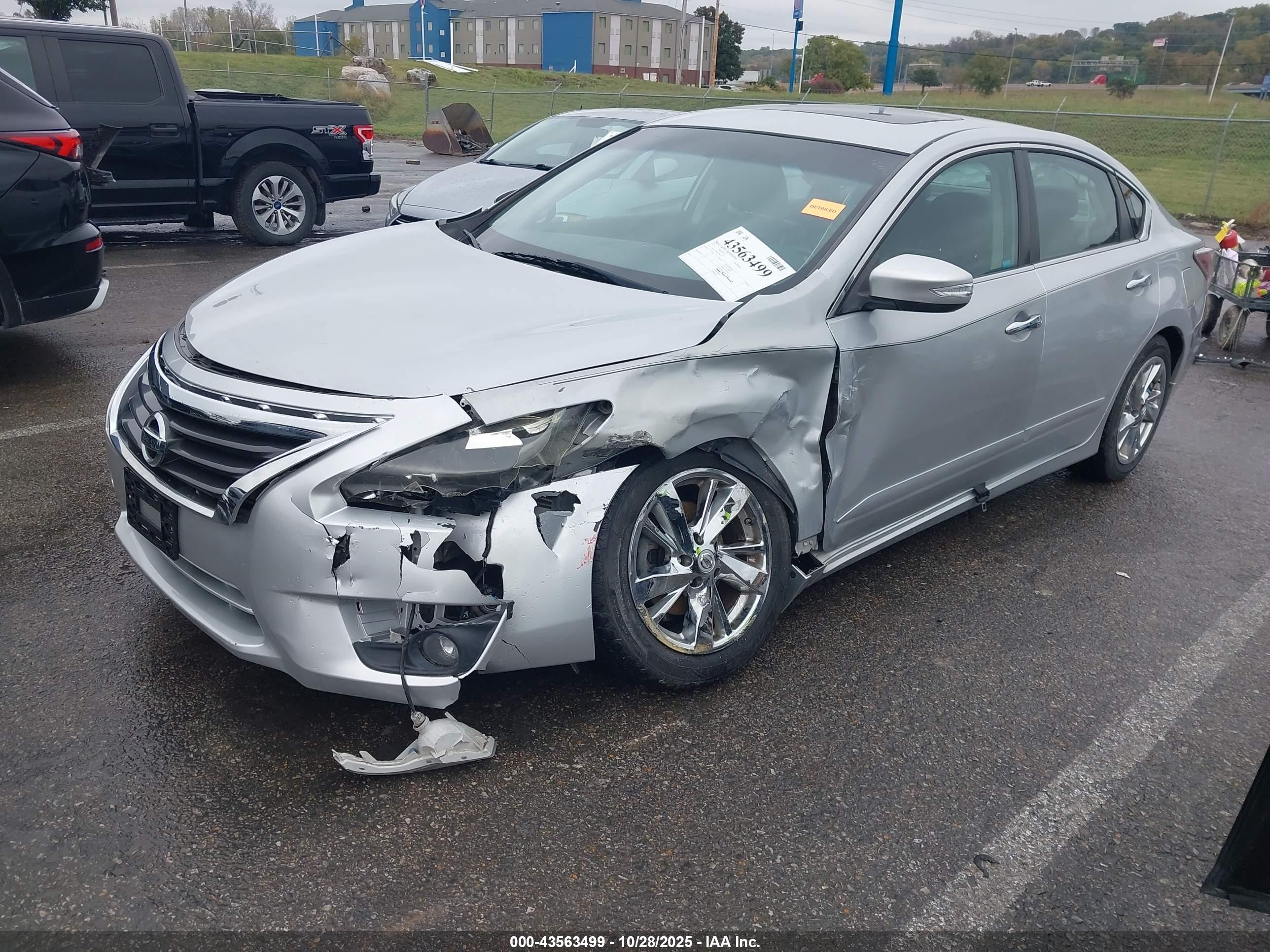 NISSAN ALTIMA image 2
