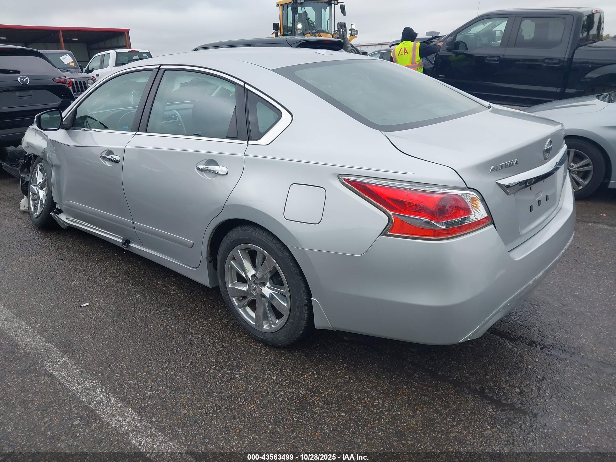 NISSAN ALTIMA image 3