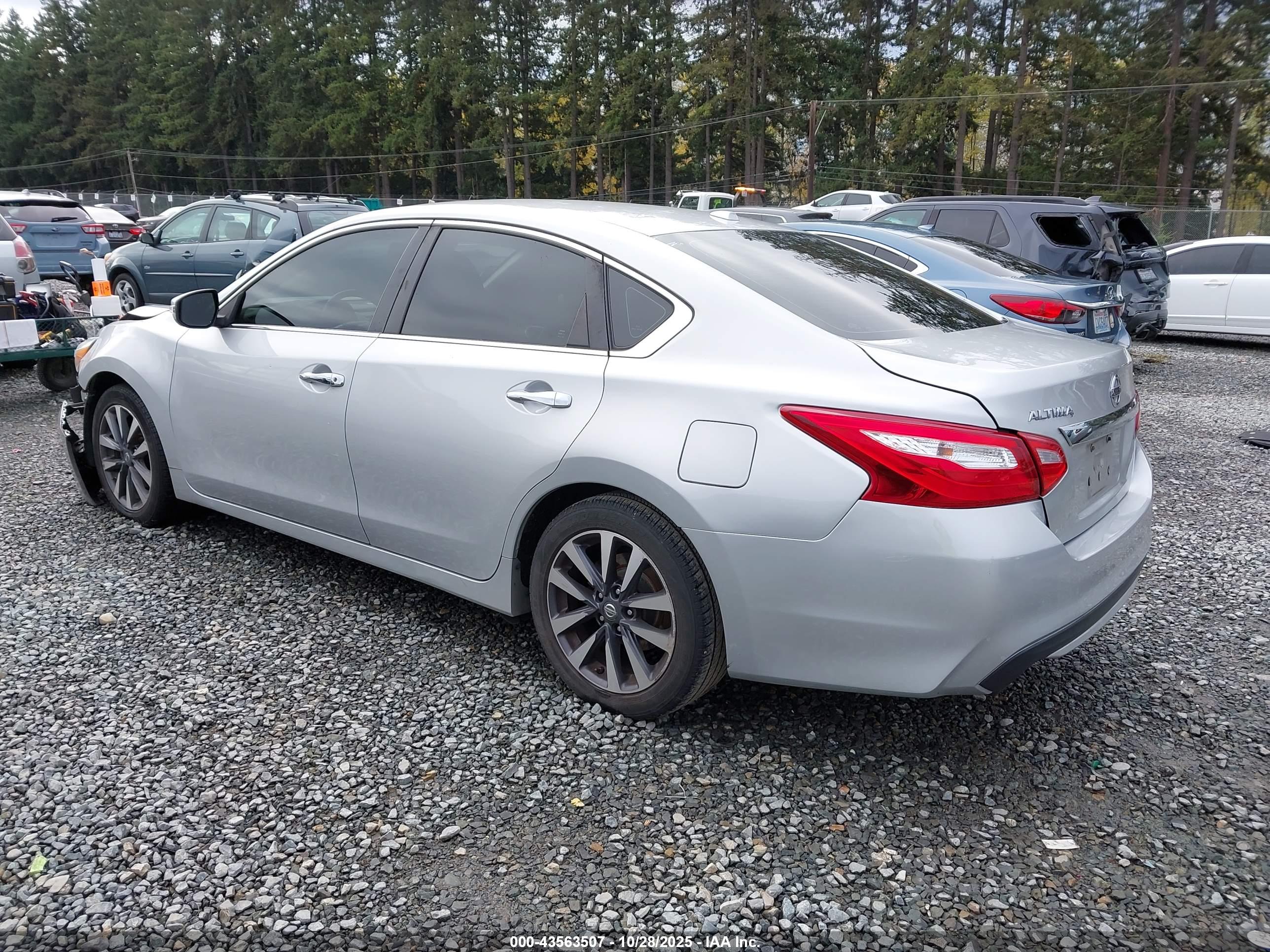 NISSAN ALTIMA image 3