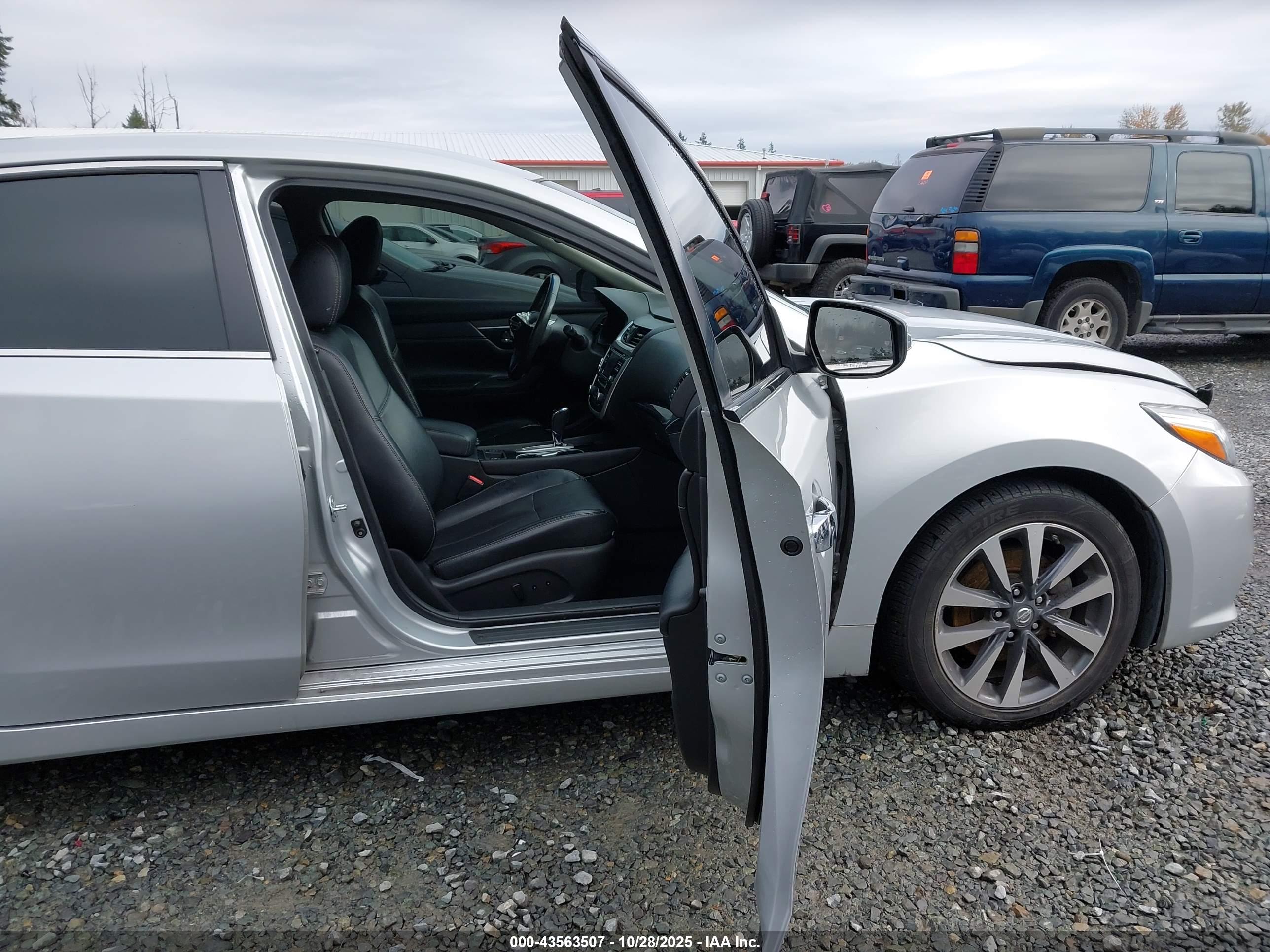 NISSAN ALTIMA image 5