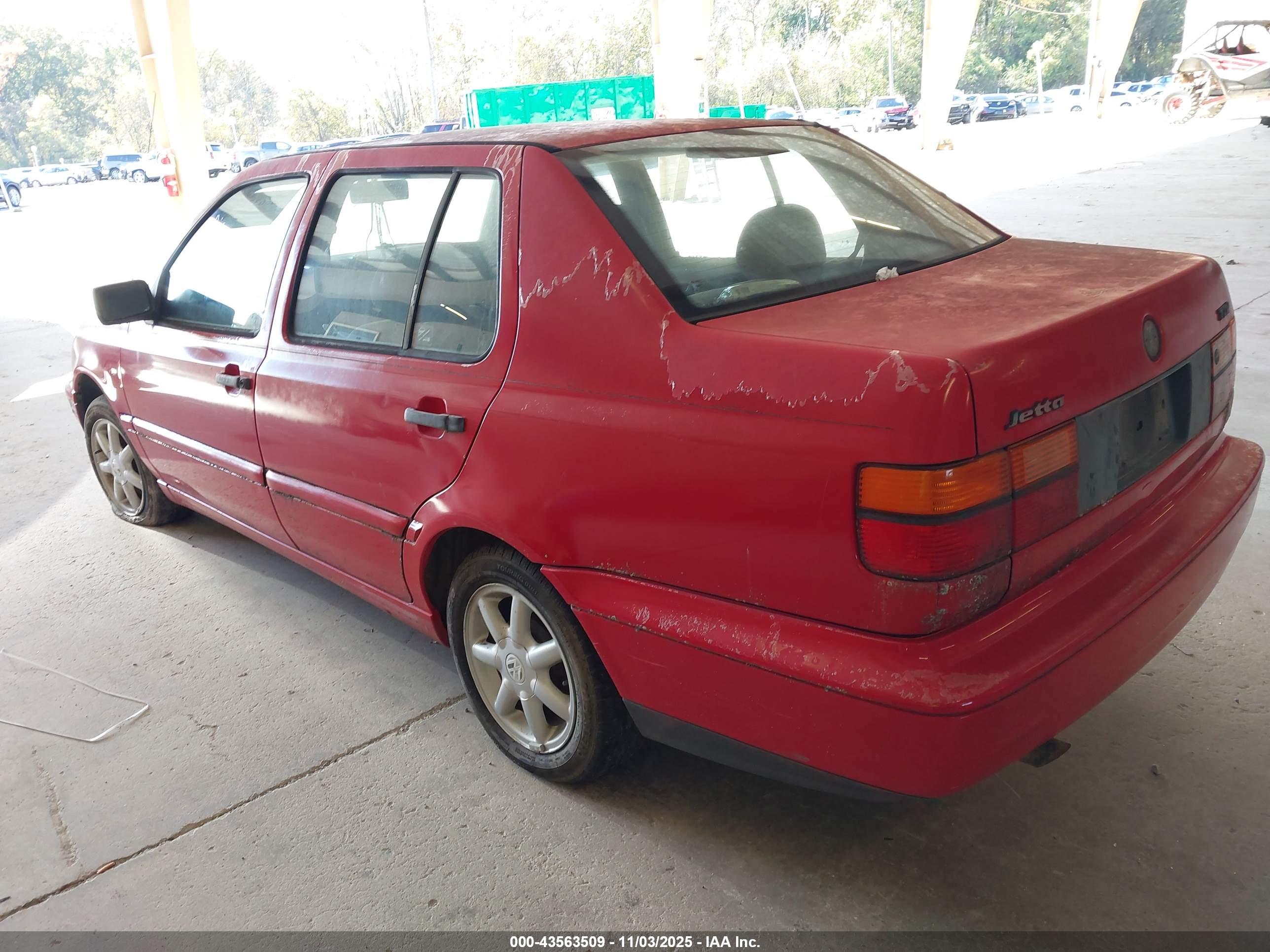 VOLKSWAGEN JETTA image 3