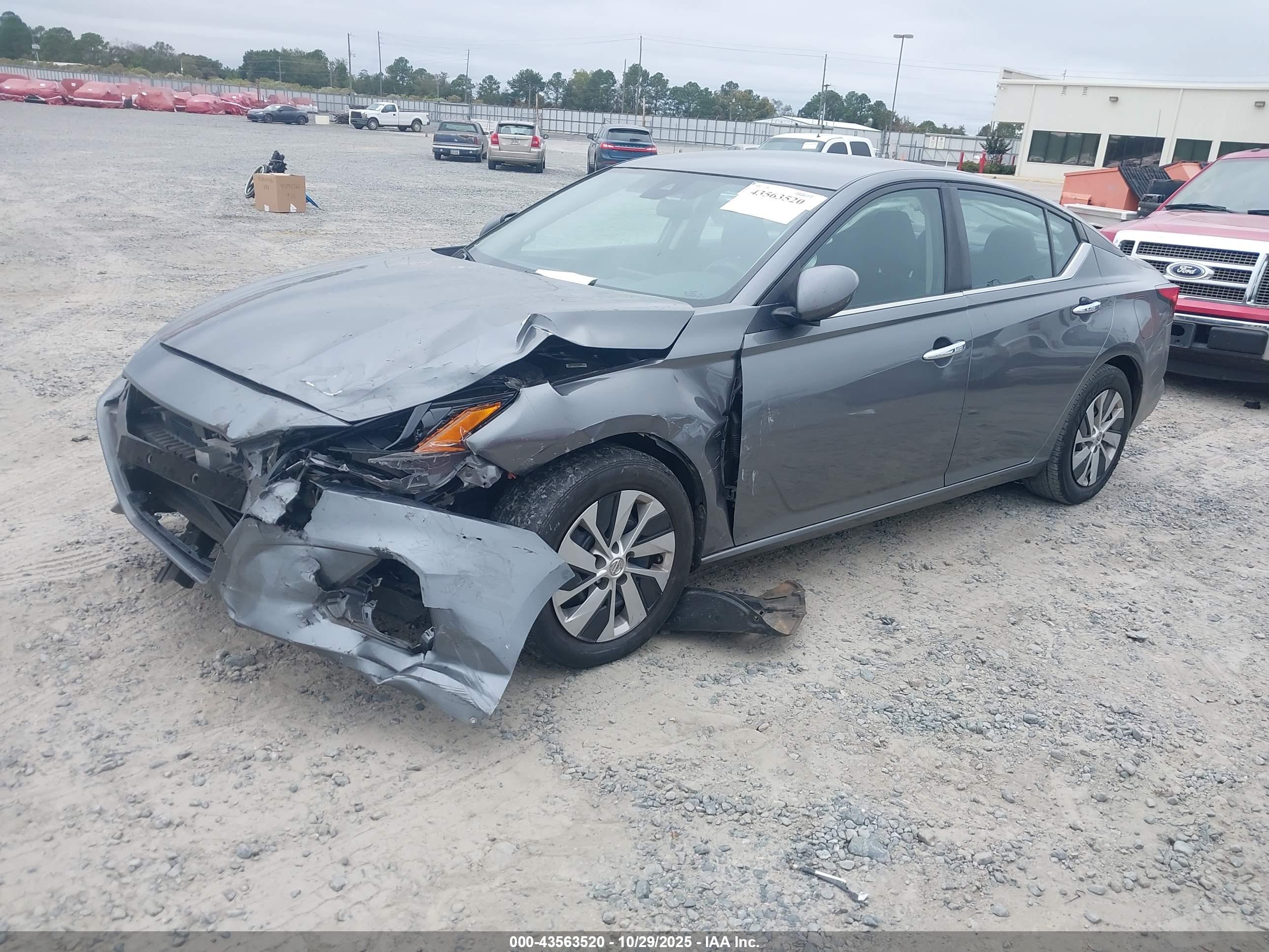 NISSAN ALTIMA image 2