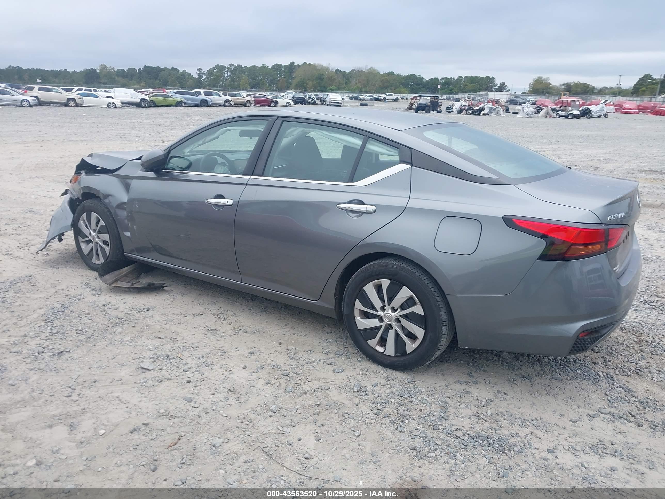 NISSAN ALTIMA image 3