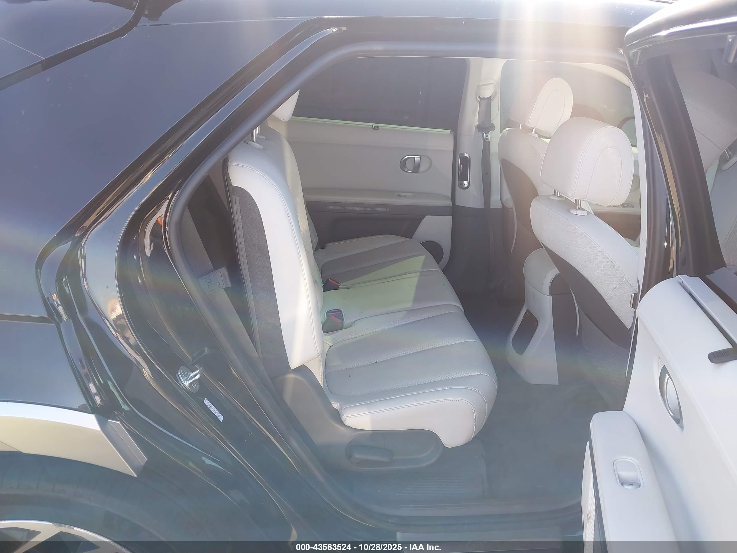 HYUNDAI IONIQ image 8