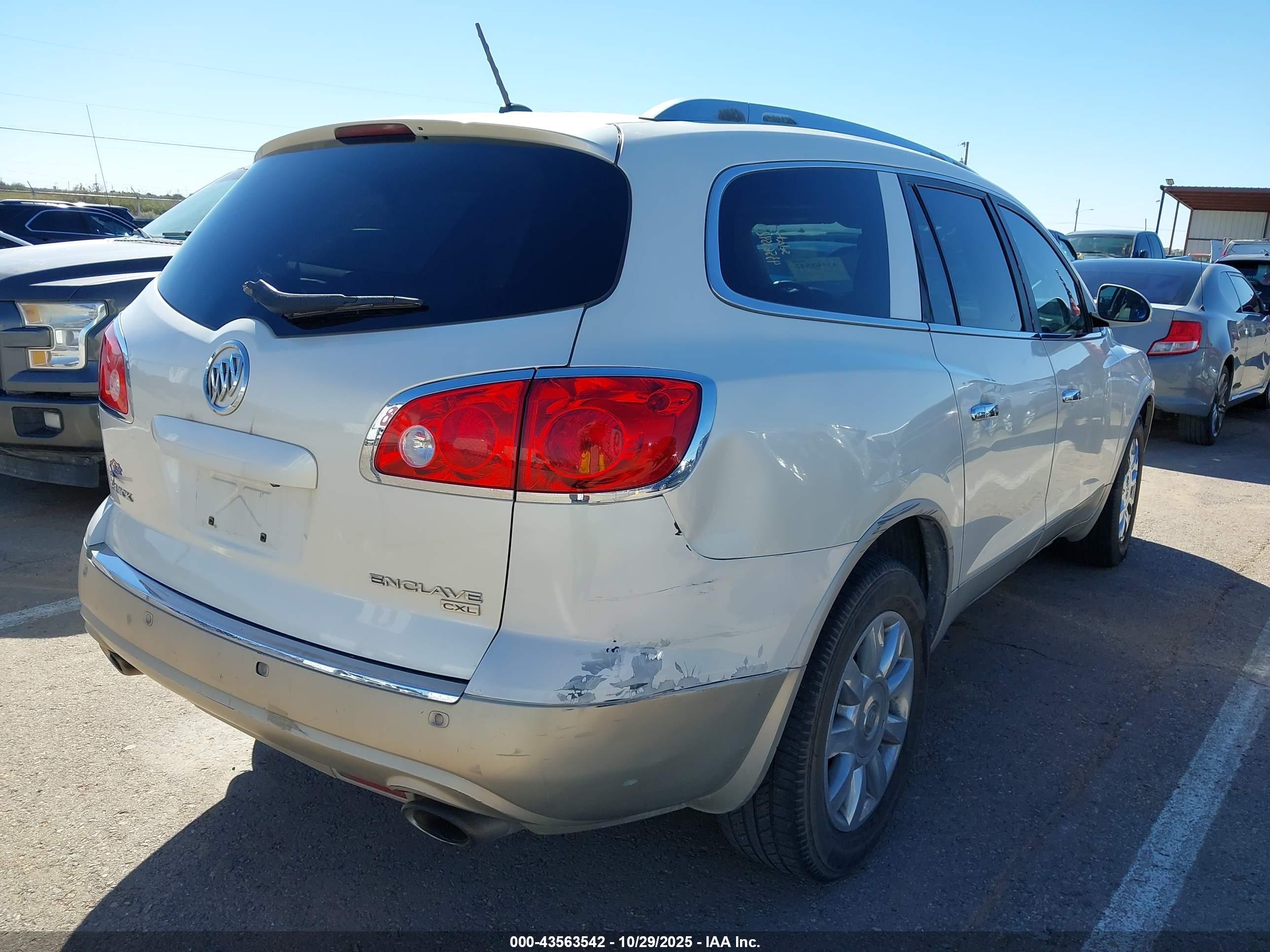 BUICK ENCLAVE image 4