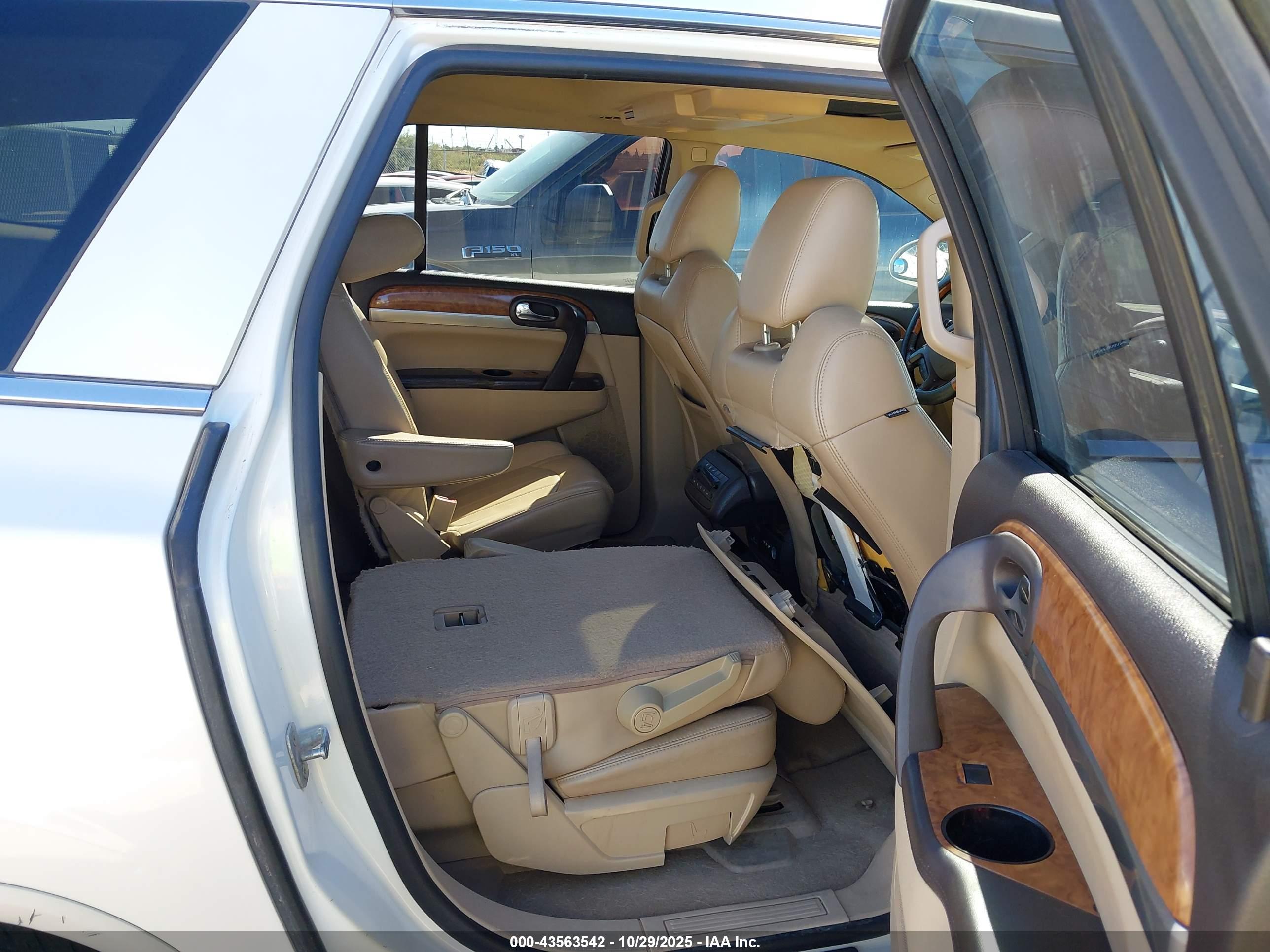 BUICK ENCLAVE image 8
