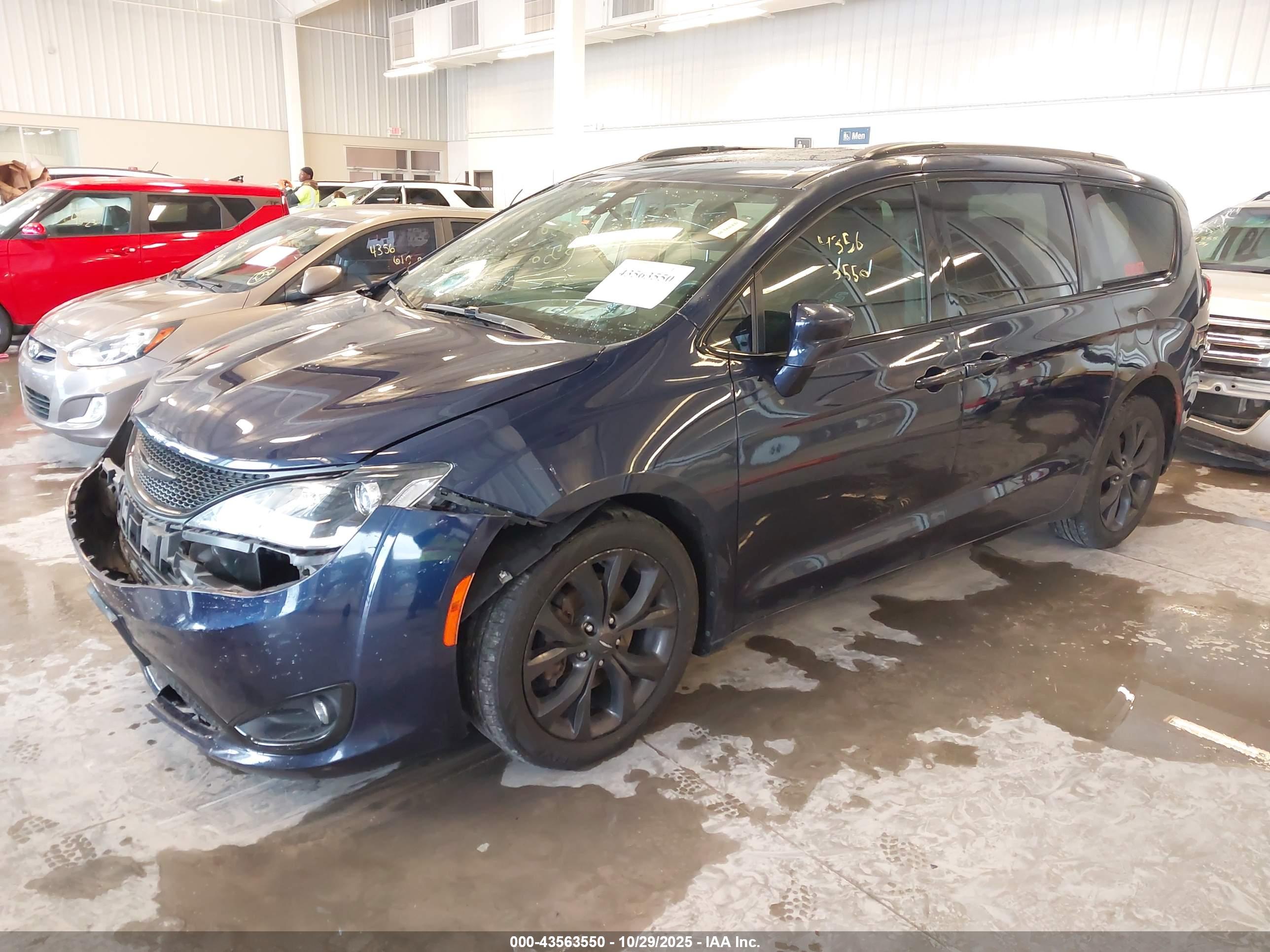 CHRYSLER PACIFICA image 2