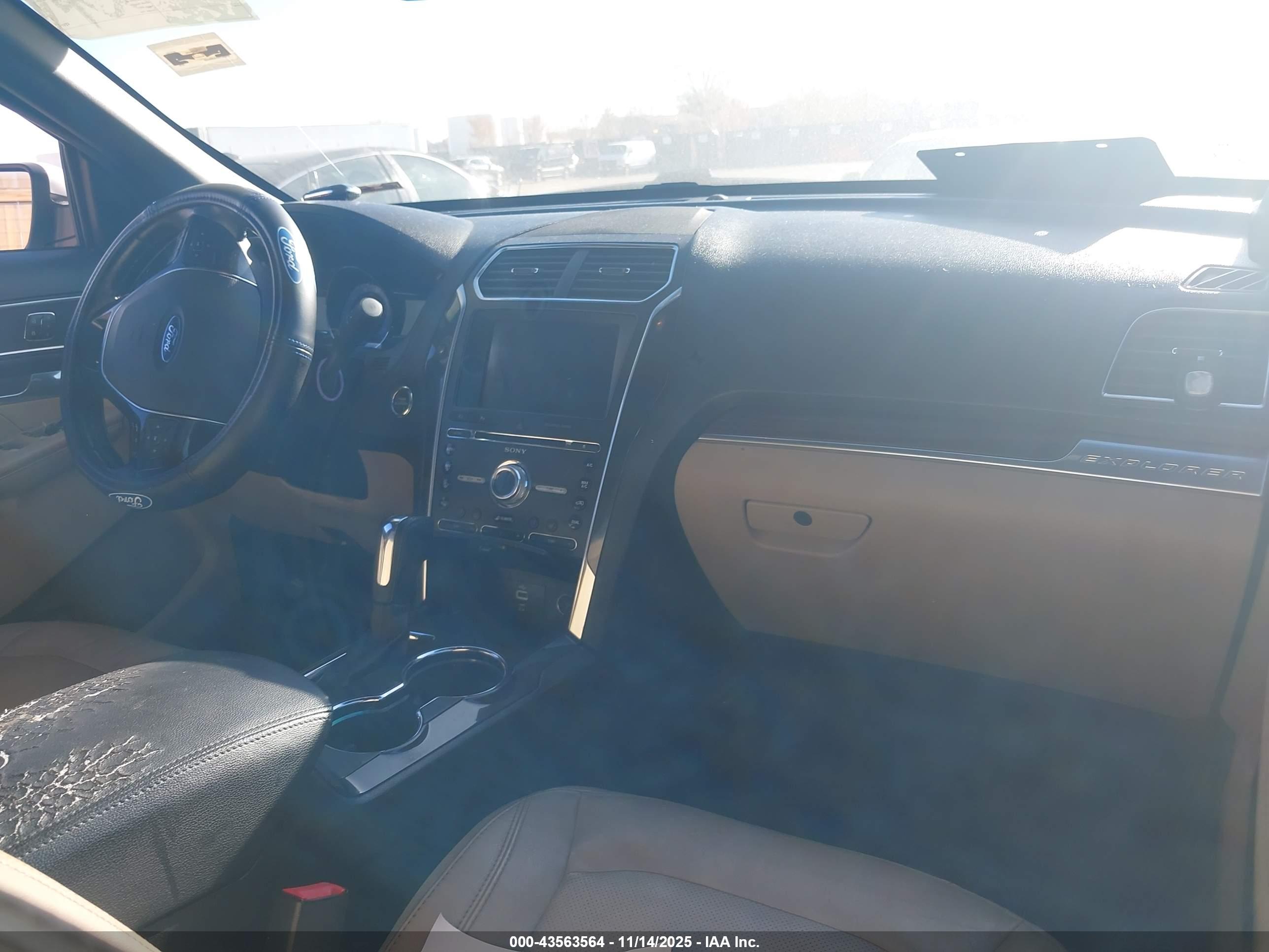 FORD EXPLORER image 5