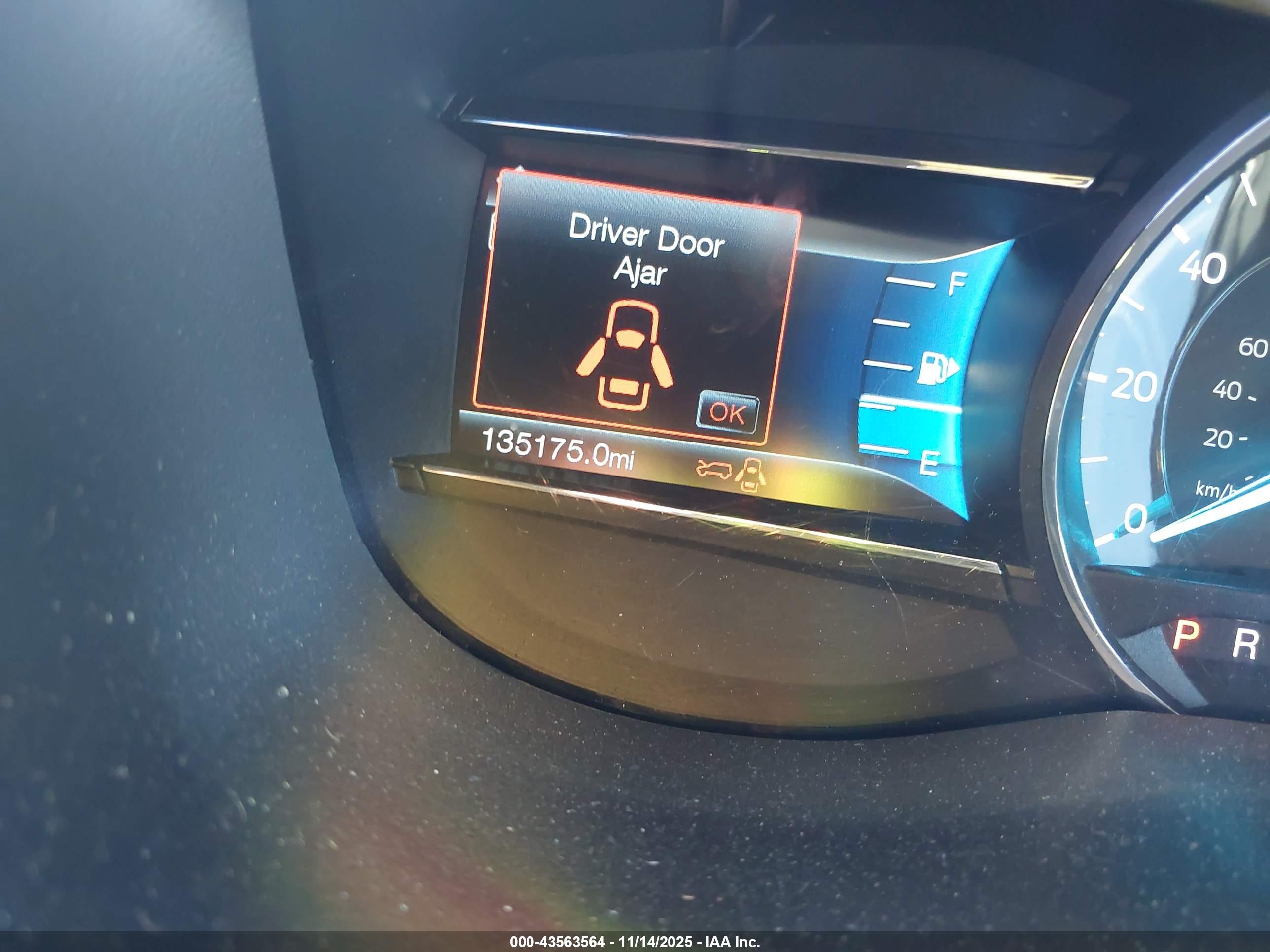 FORD EXPLORER image 7