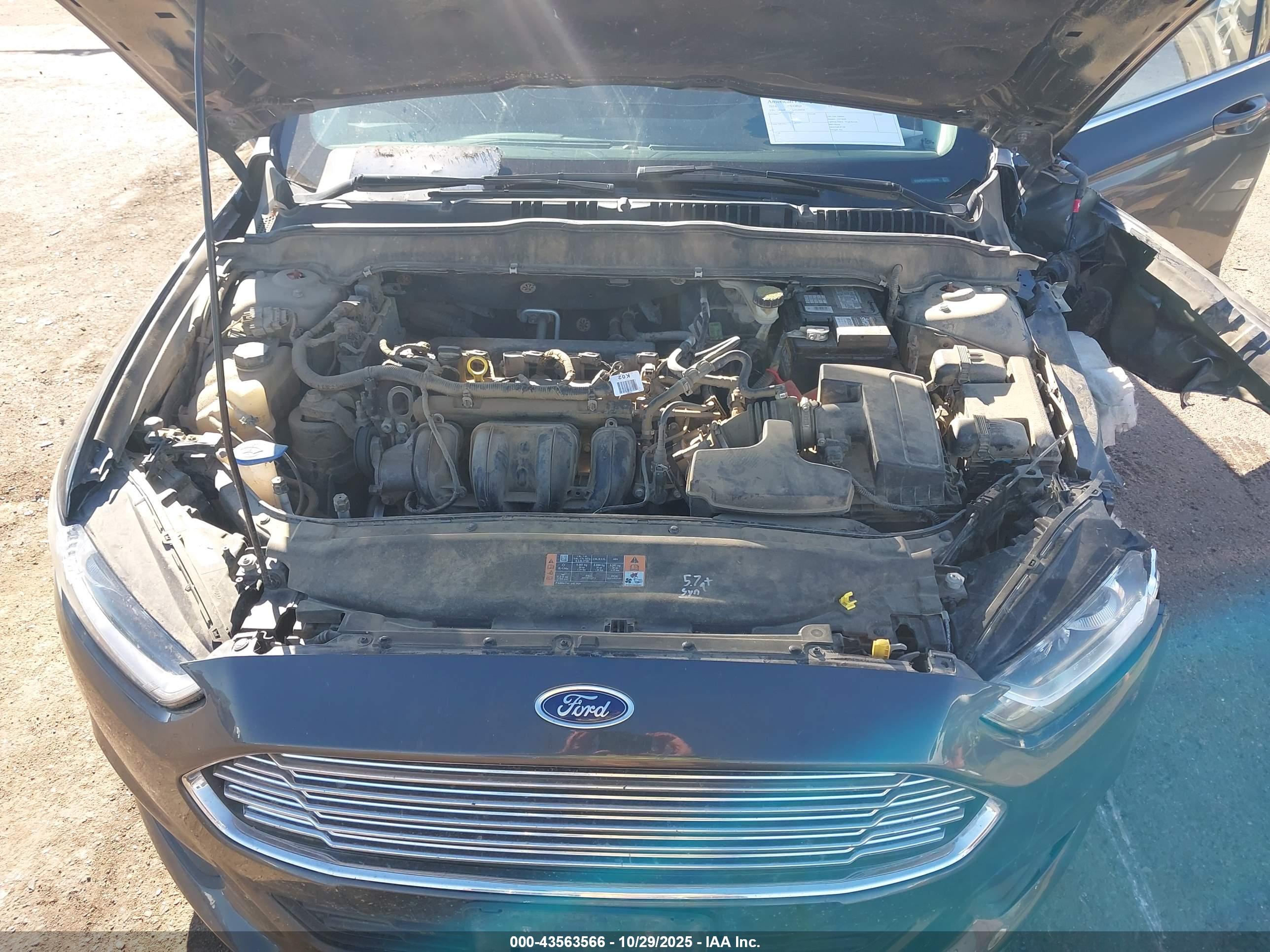 FORD FUSION image 10
