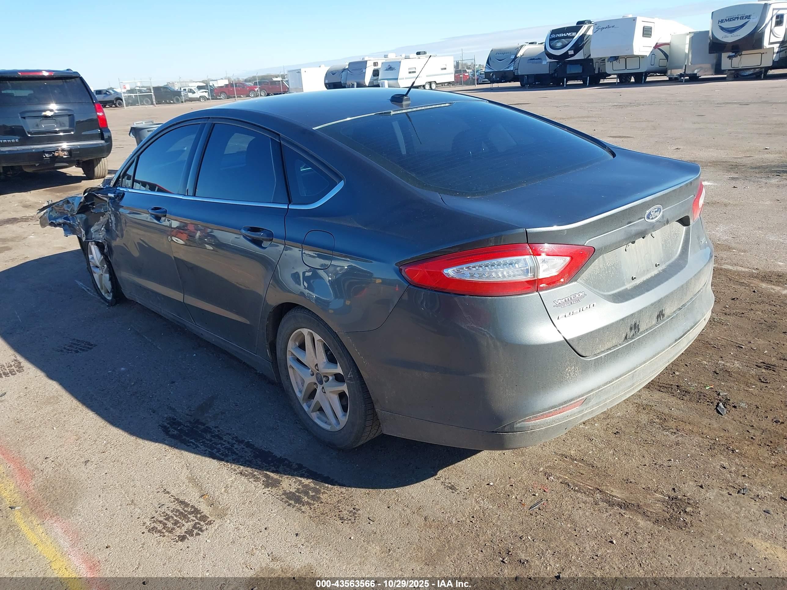 FORD FUSION image 3