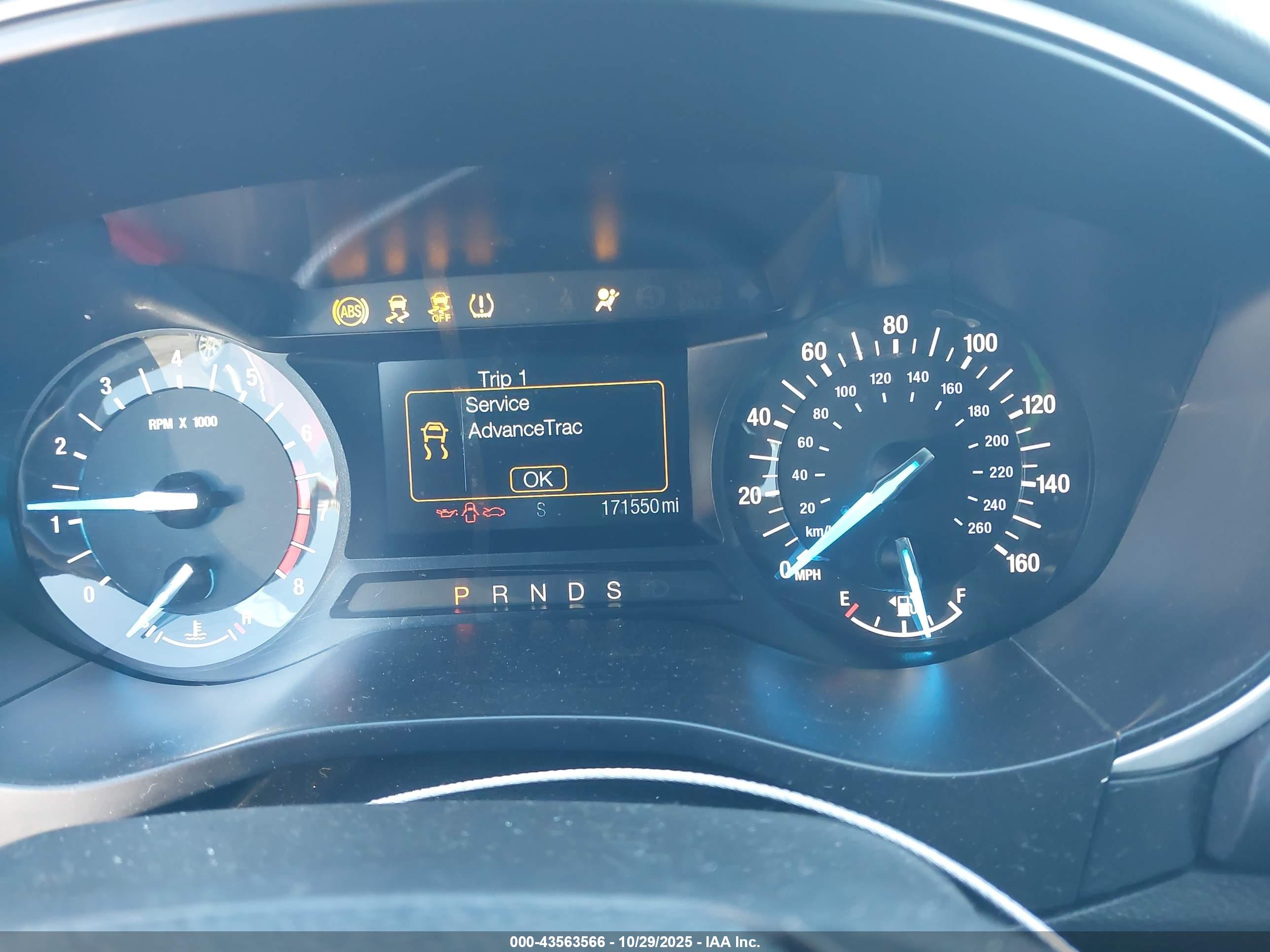 FORD FUSION image 7