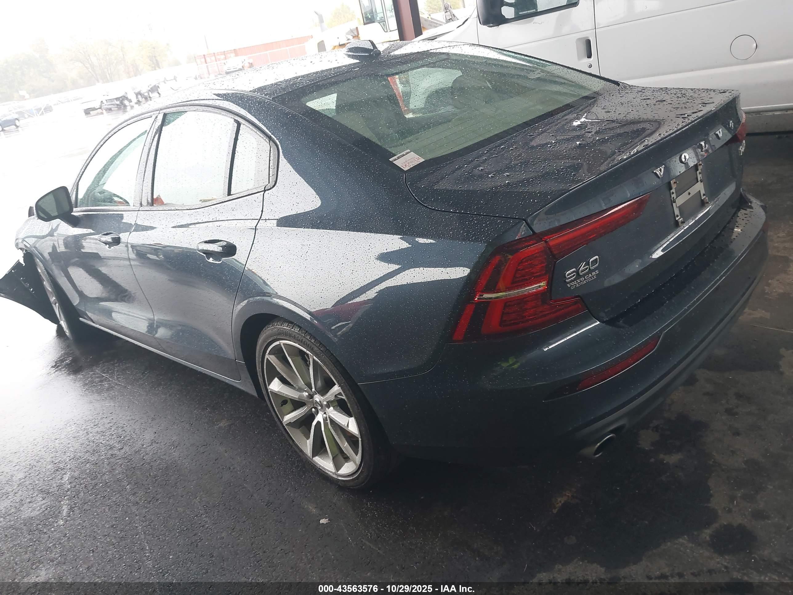 VOLVO S60 image 3