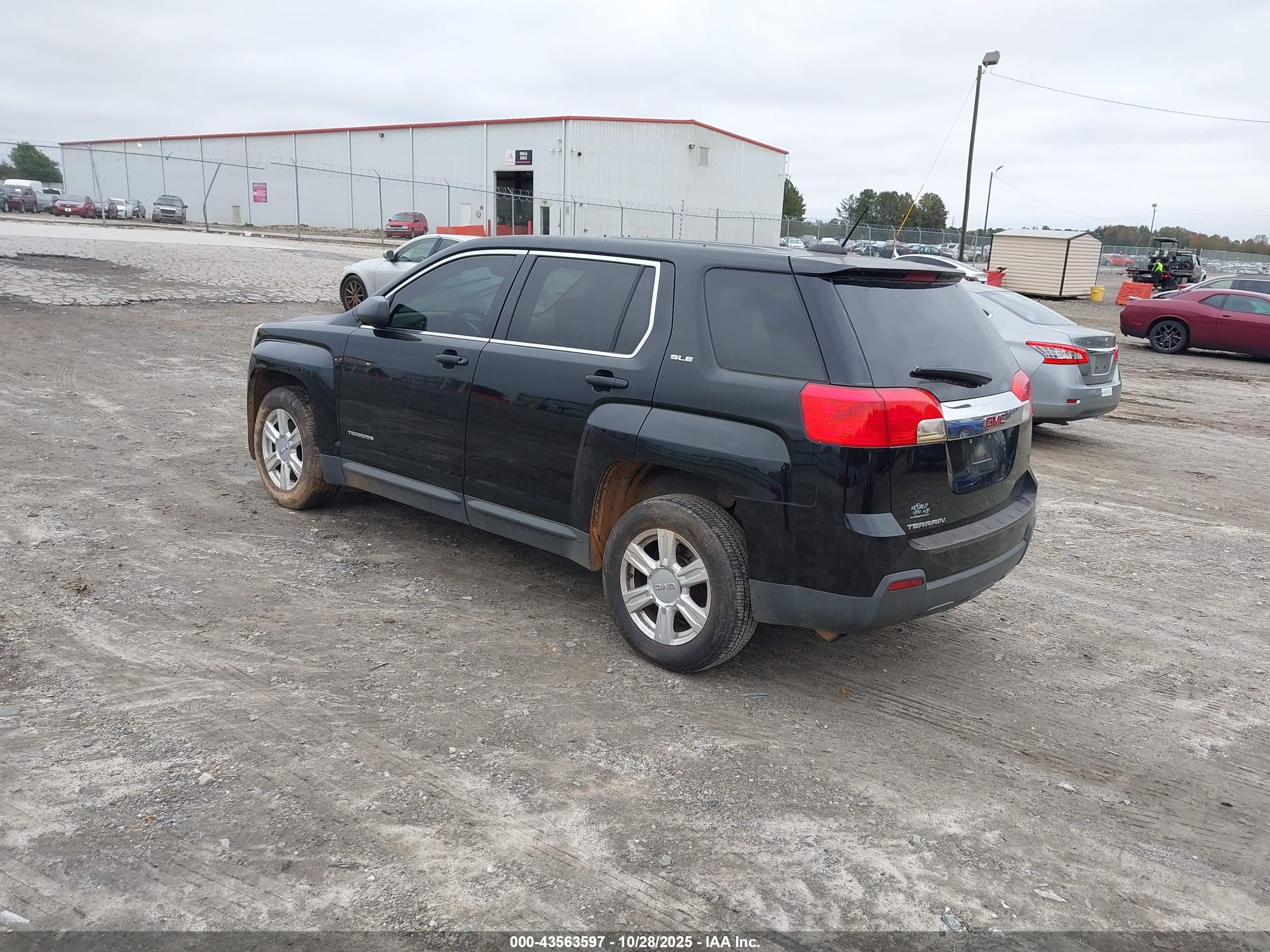 GMC TERRAIN image 3
