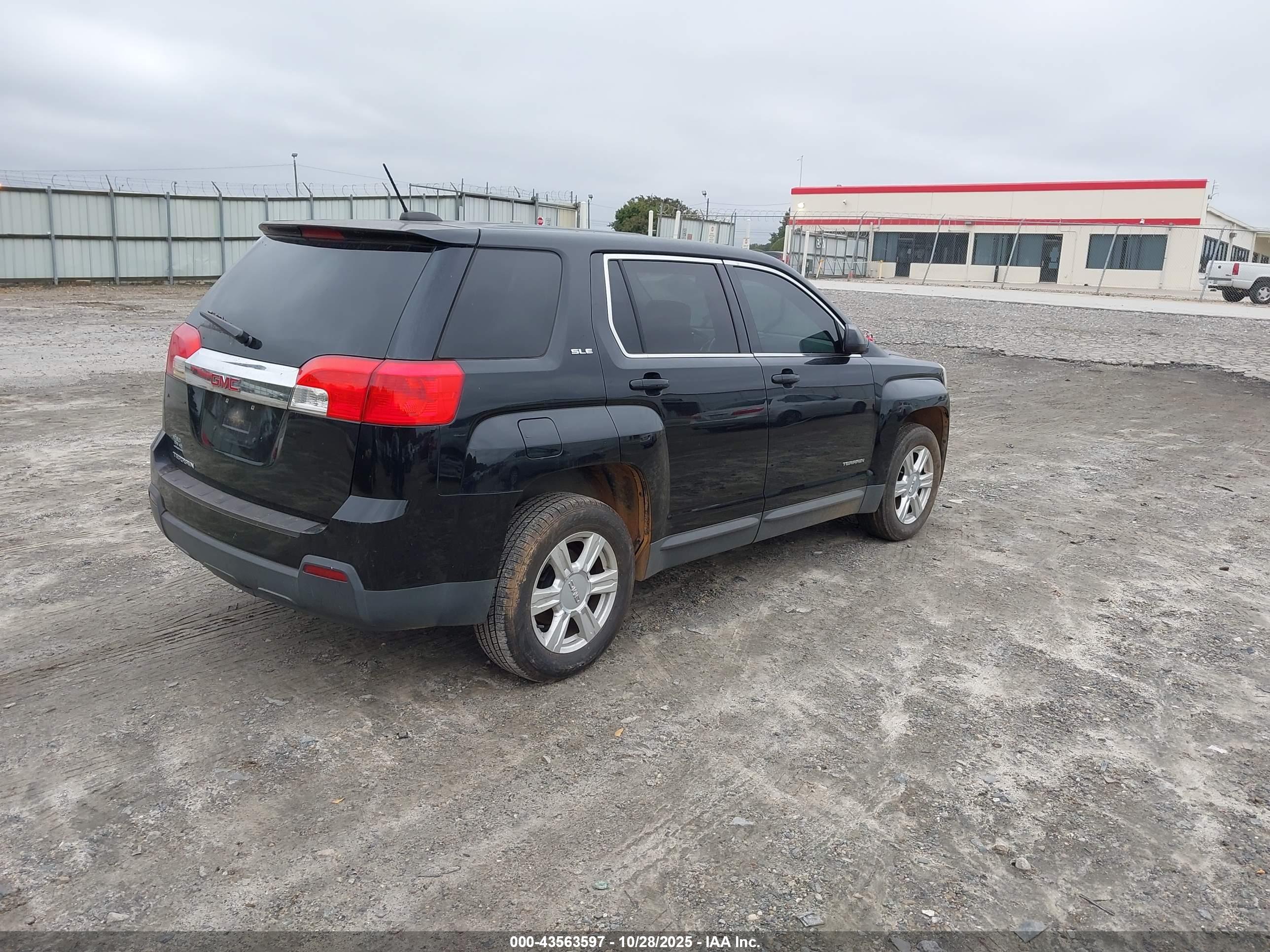 GMC TERRAIN image 4