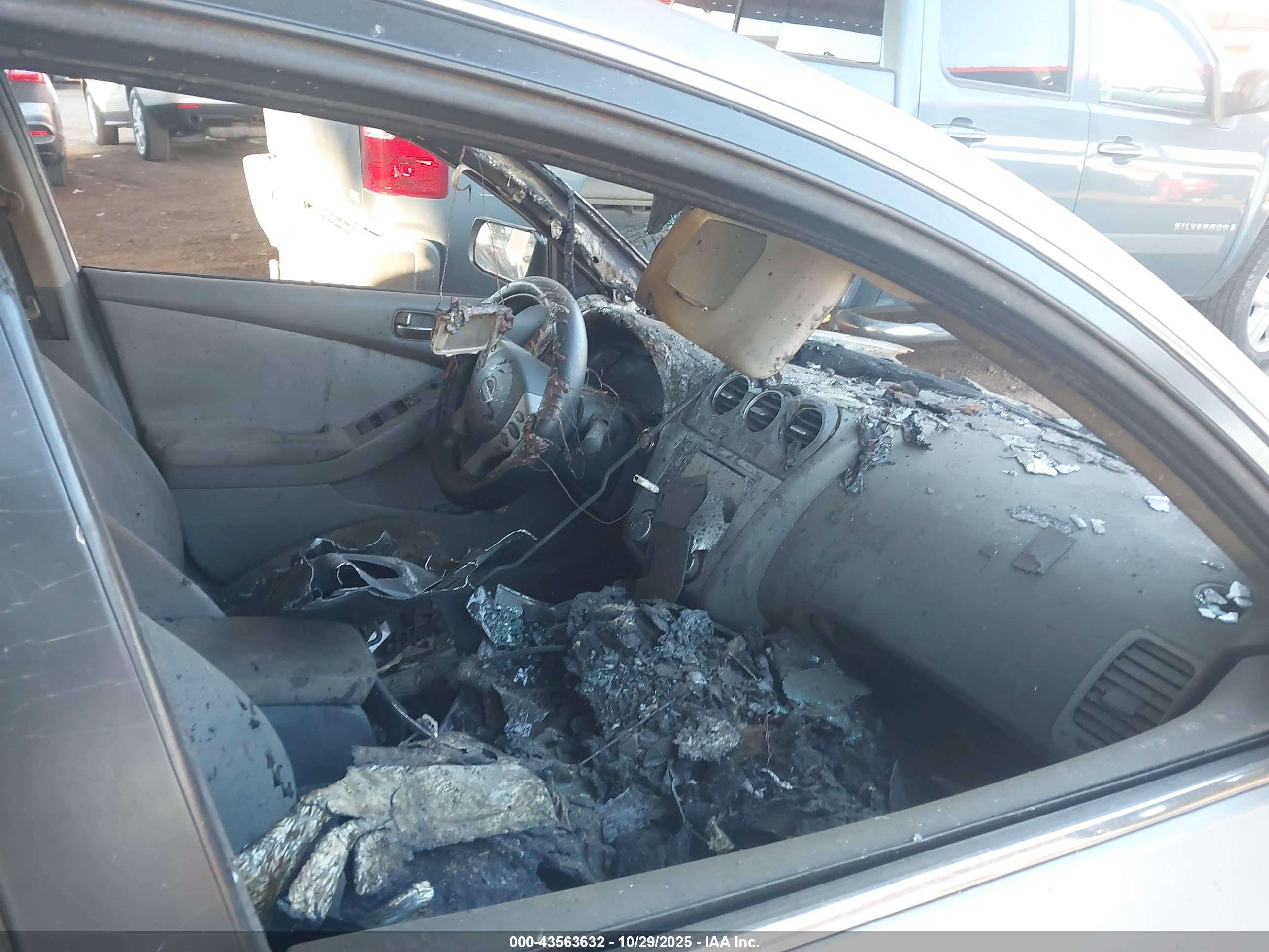 NISSAN ALTIMA image 5