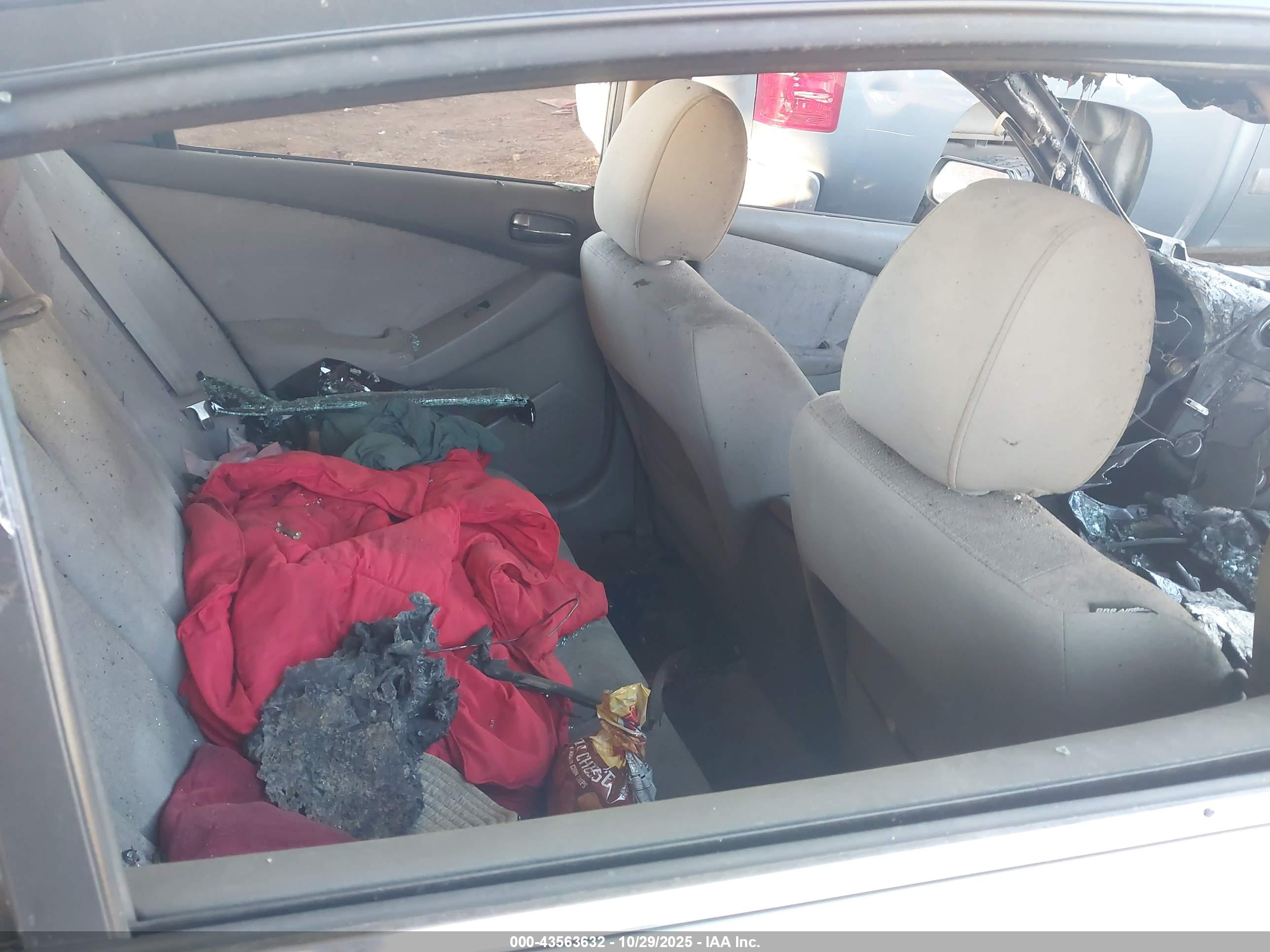 NISSAN ALTIMA image 8