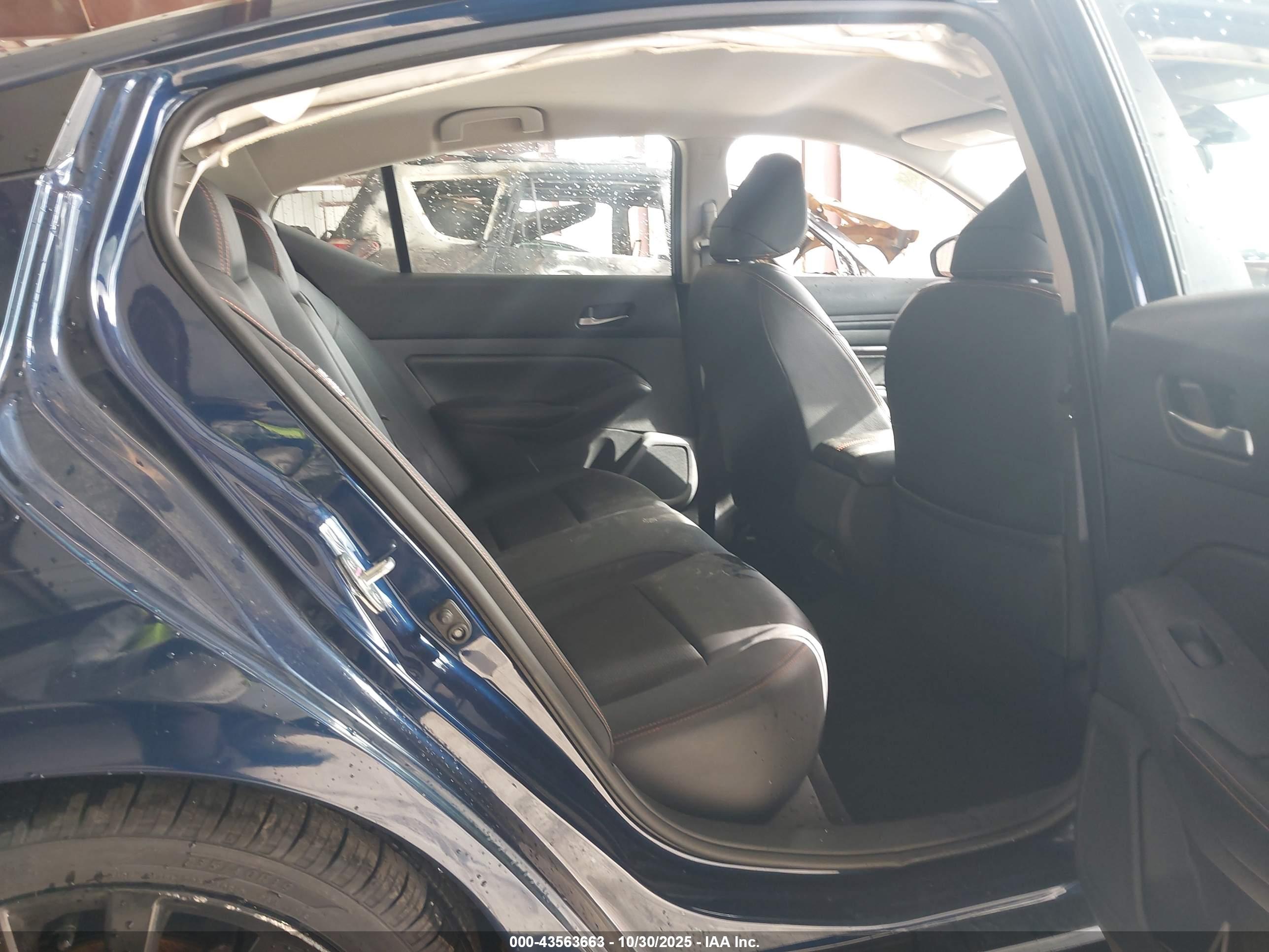 NISSAN ALTIMA image 8