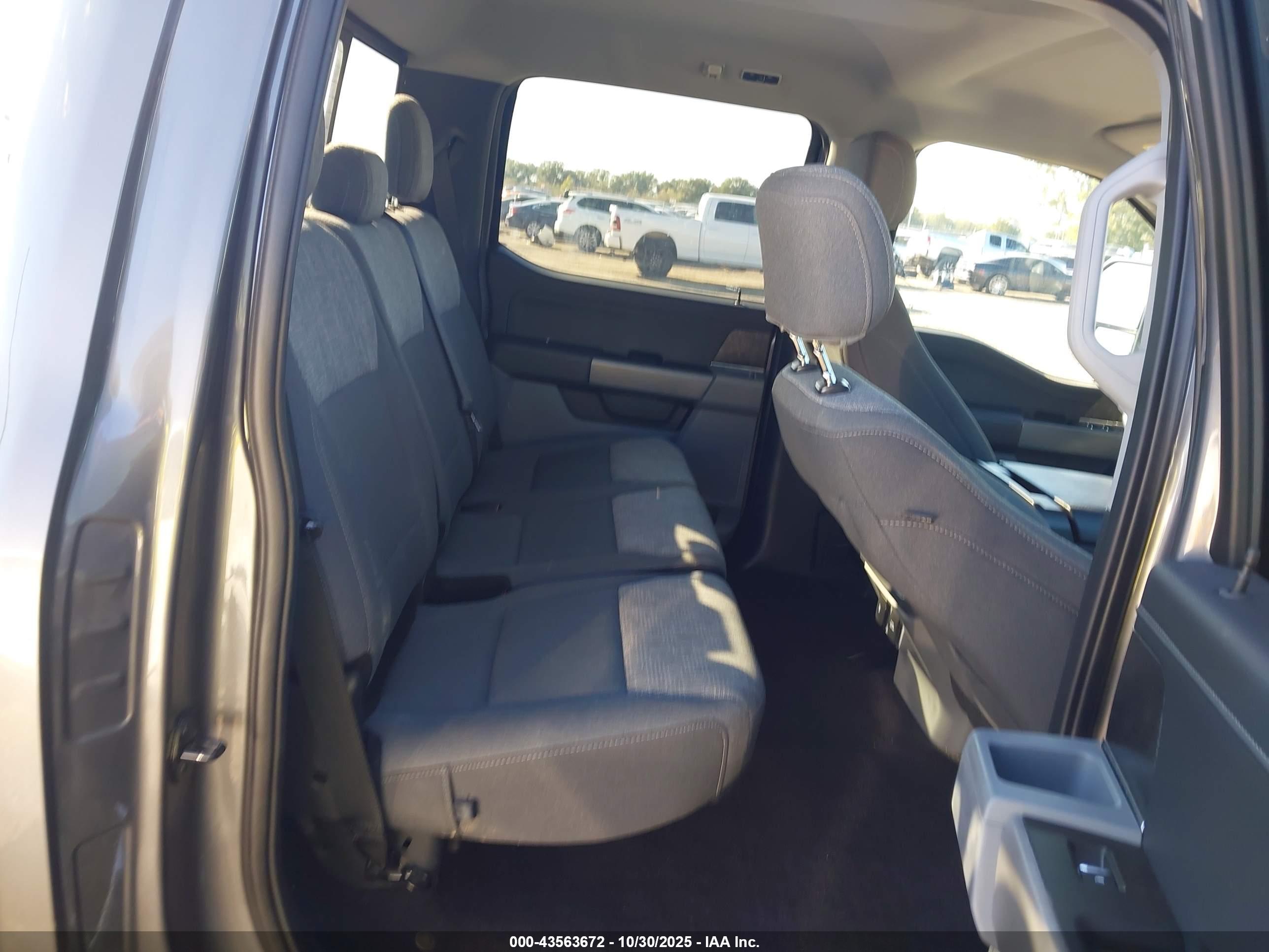 FORD F-150 image 8
