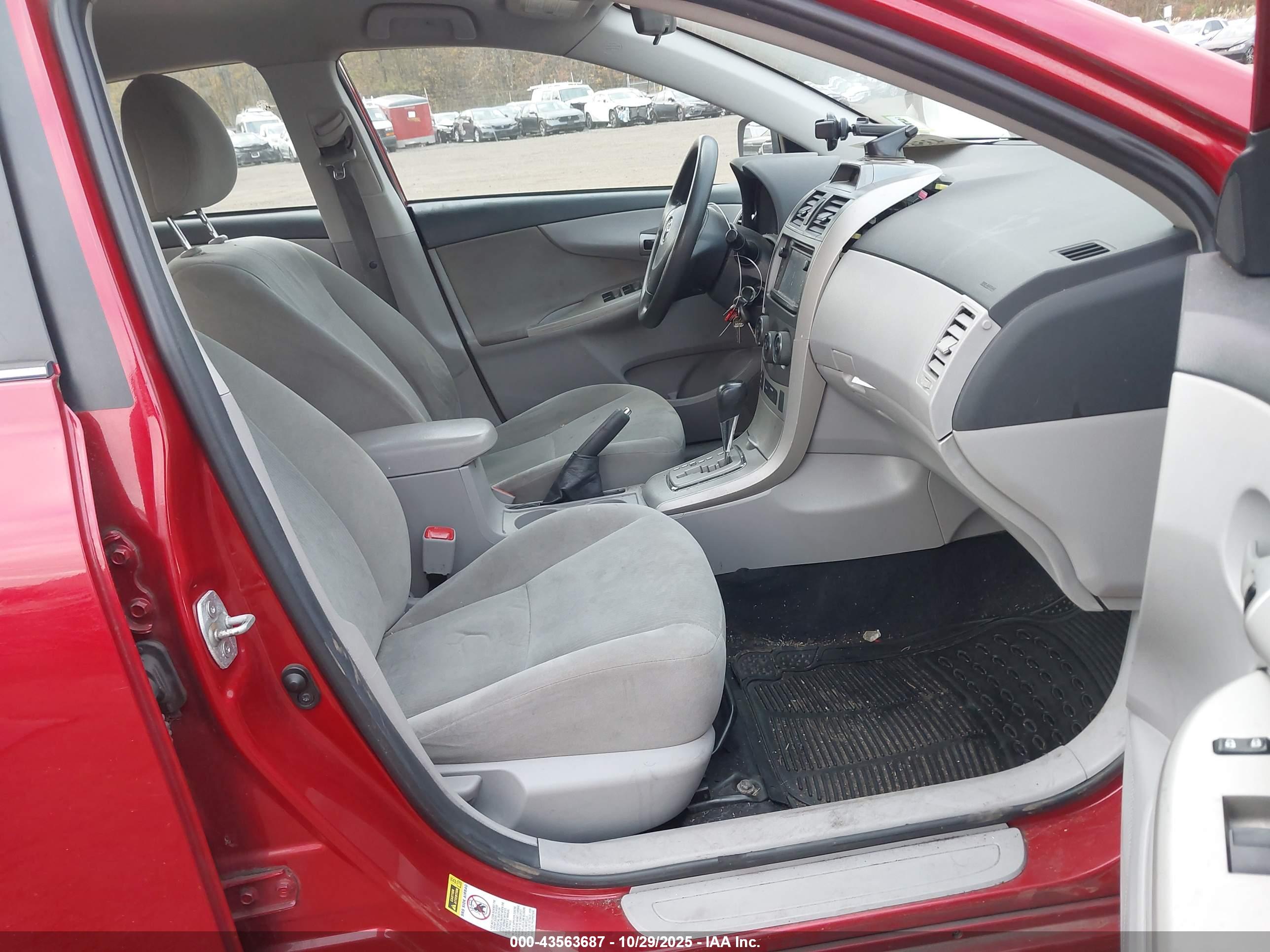 TOYOTA COROLLA image 5